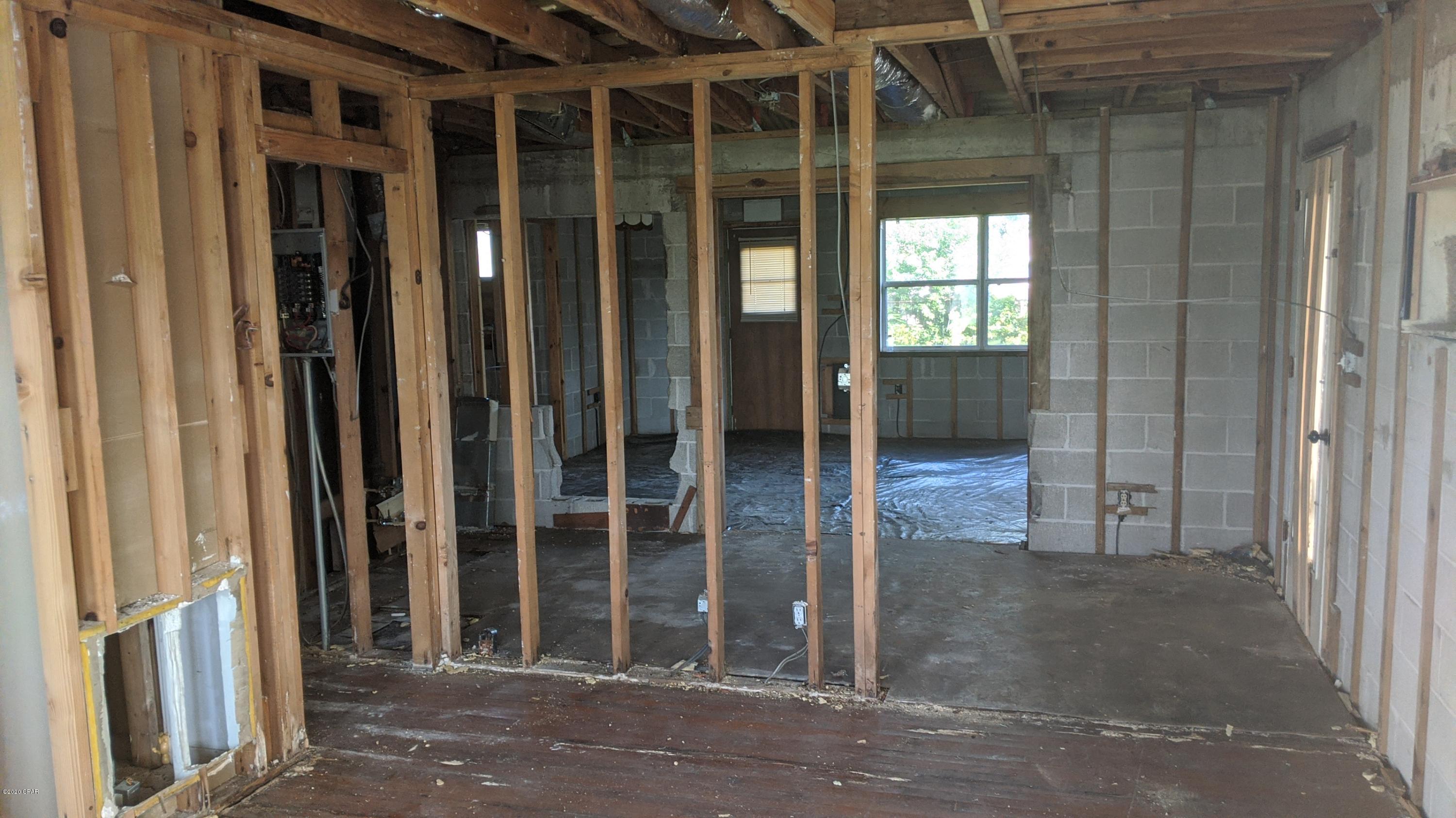 Hentz 1st Add Unit B - Residential