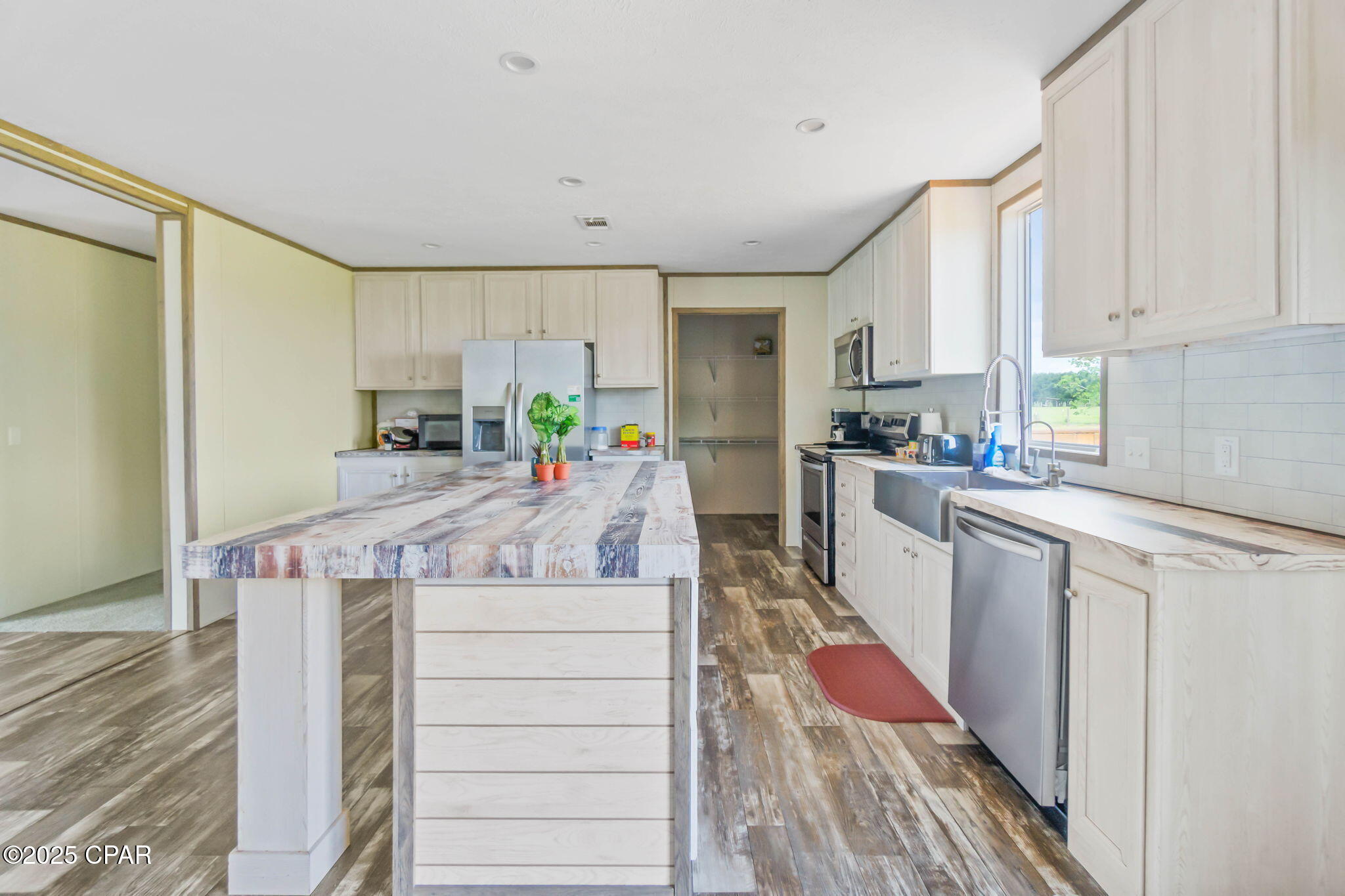 Orange Hill Corners Ranchet Est - Residential