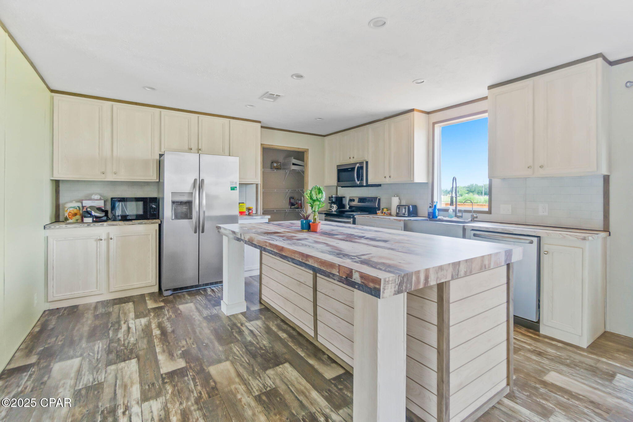 Orange Hill Corners Ranchet Est - Residential