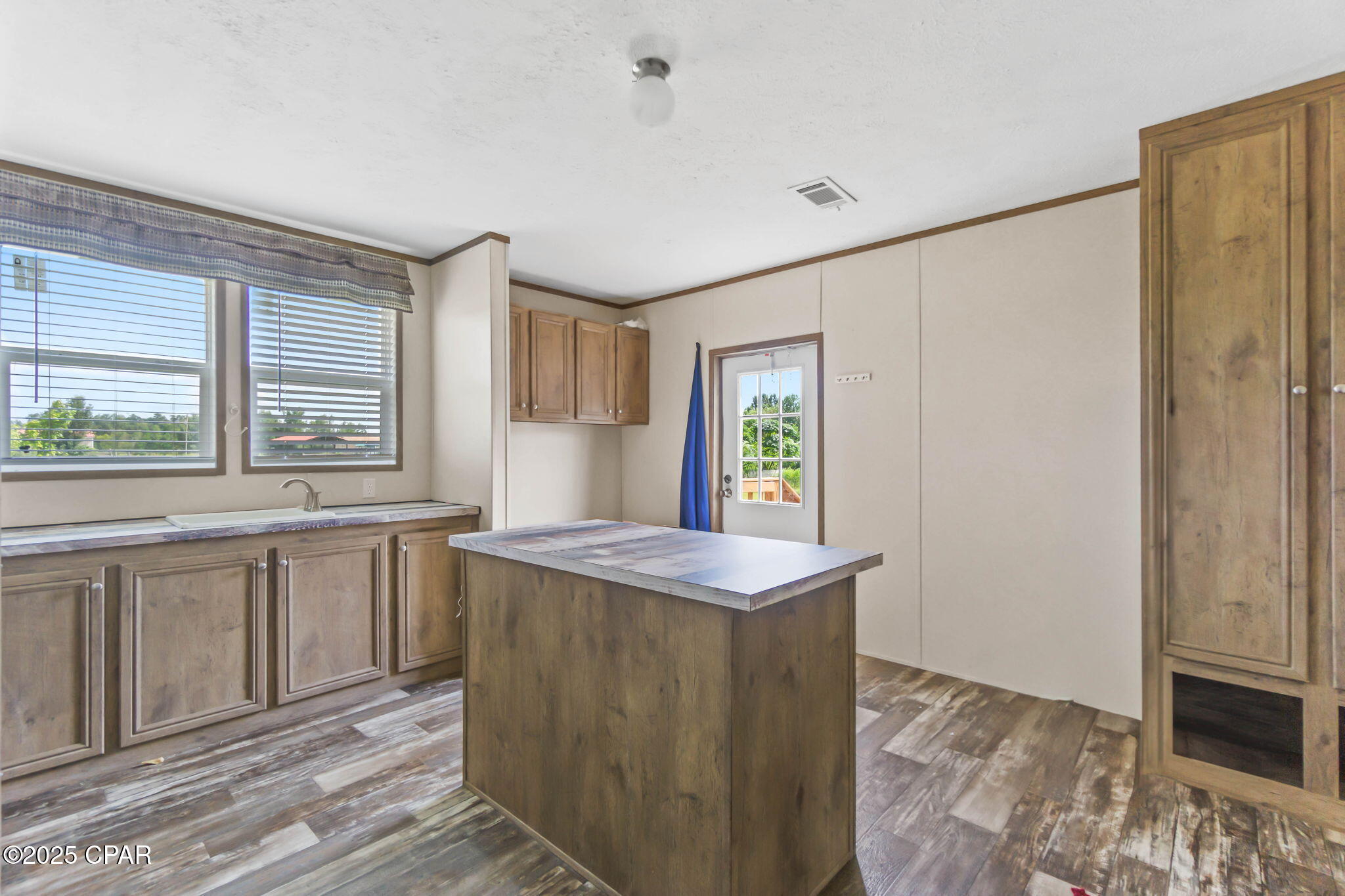 Orange Hill Corners Ranchet Est - Residential