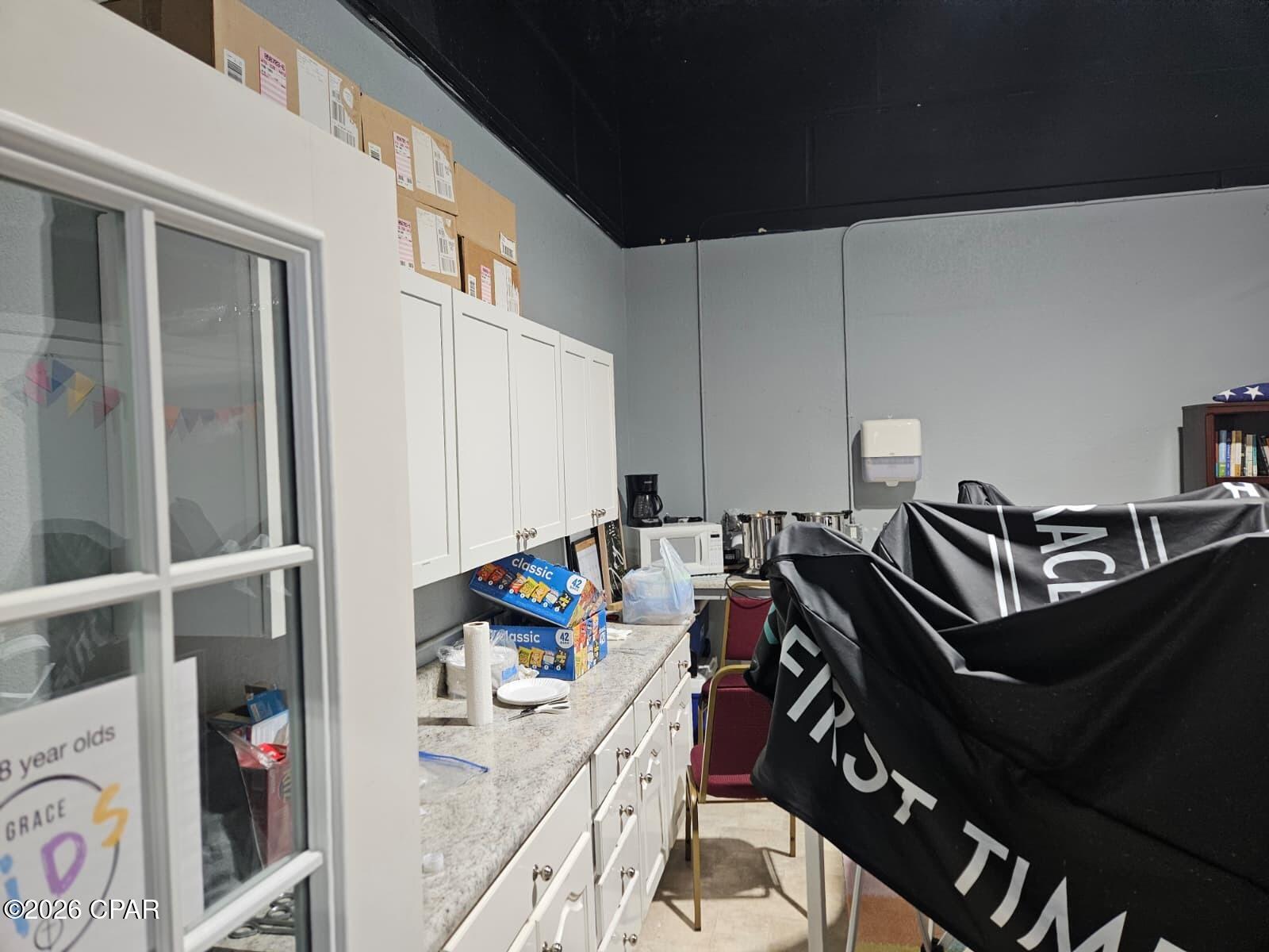 [No Recorded Subdiv] - Commercial Sale