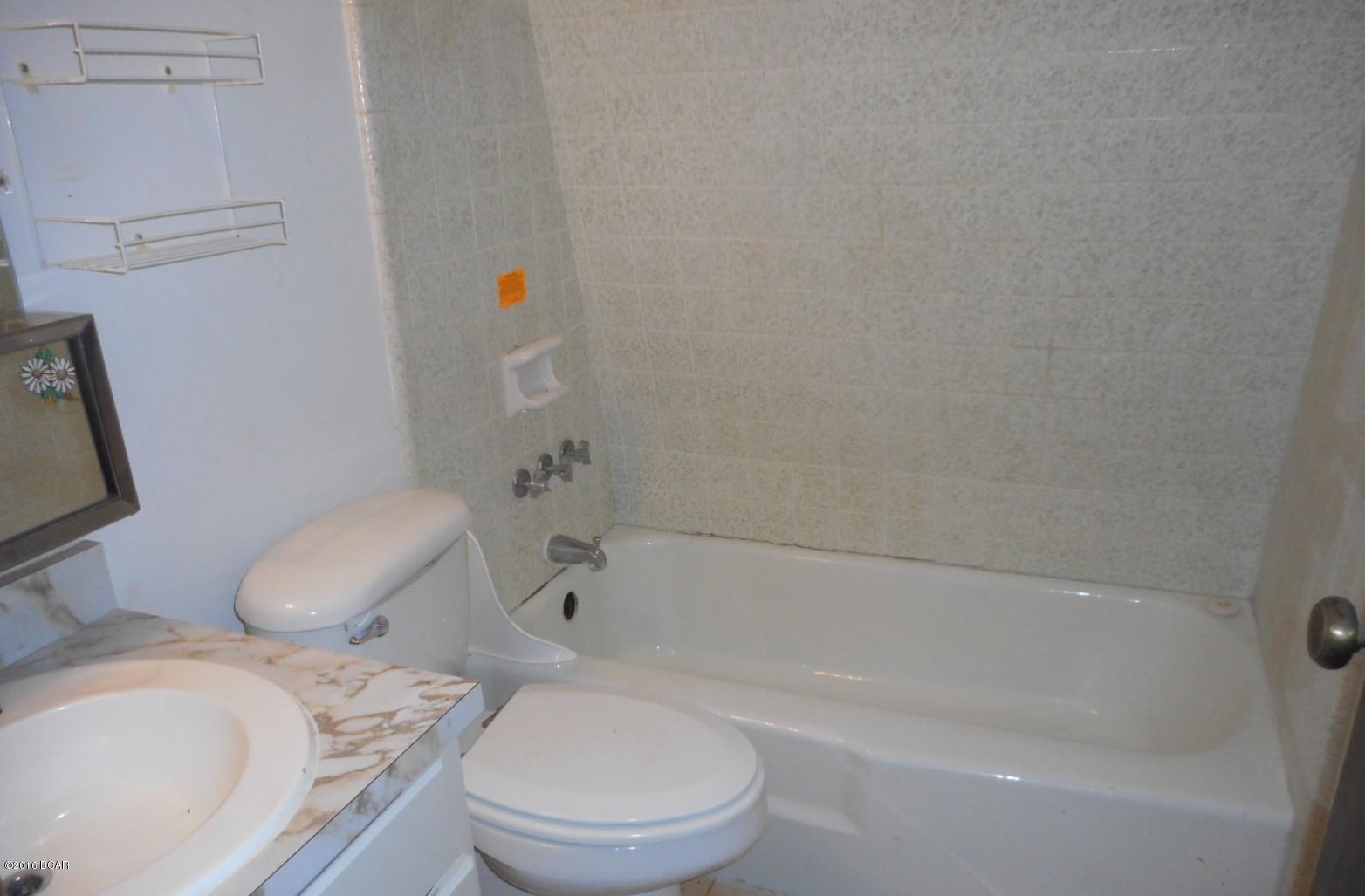 Diamond Head-Lakeside - Residential