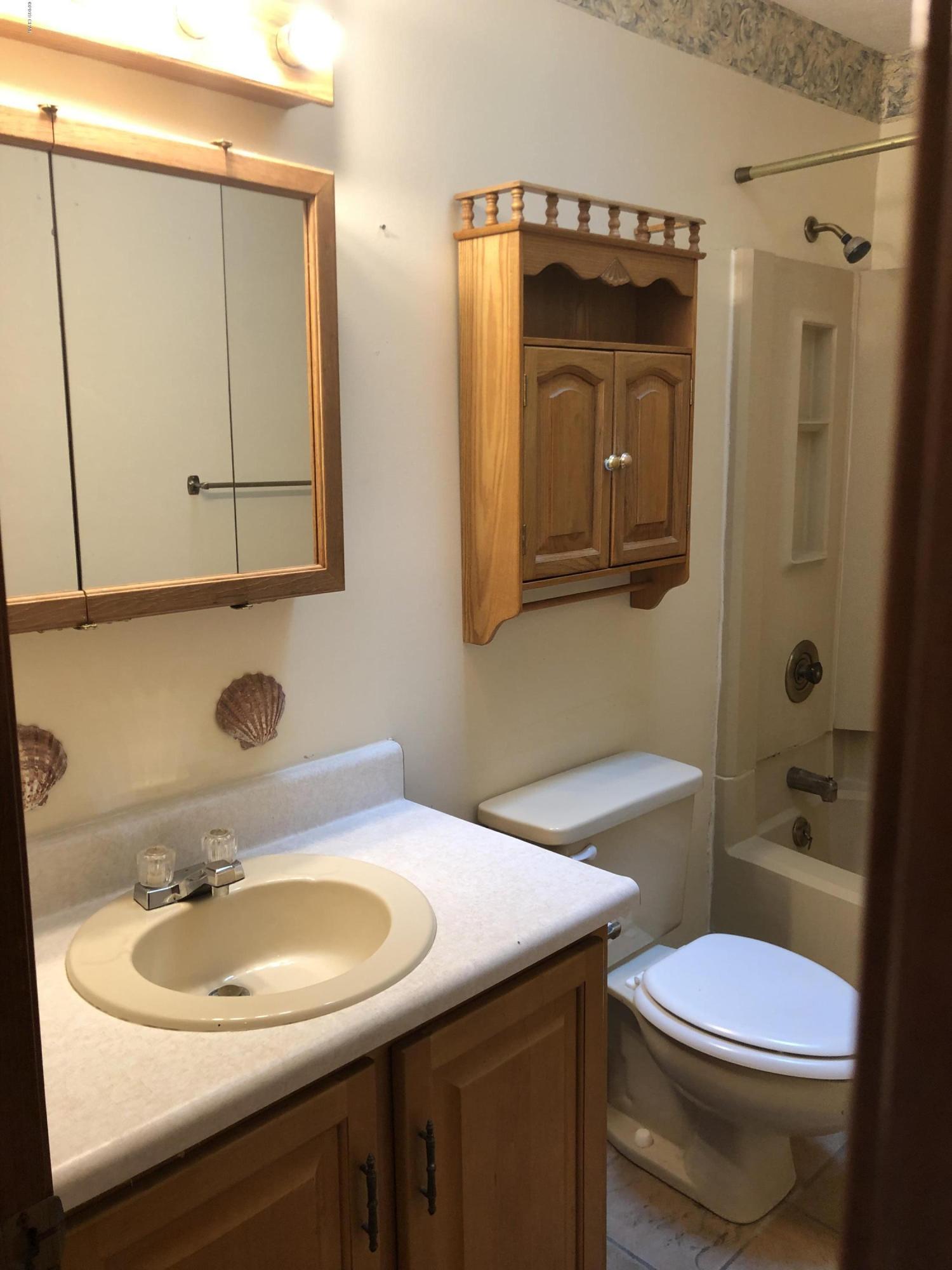 Oakshore Villas Twnhs - Residential