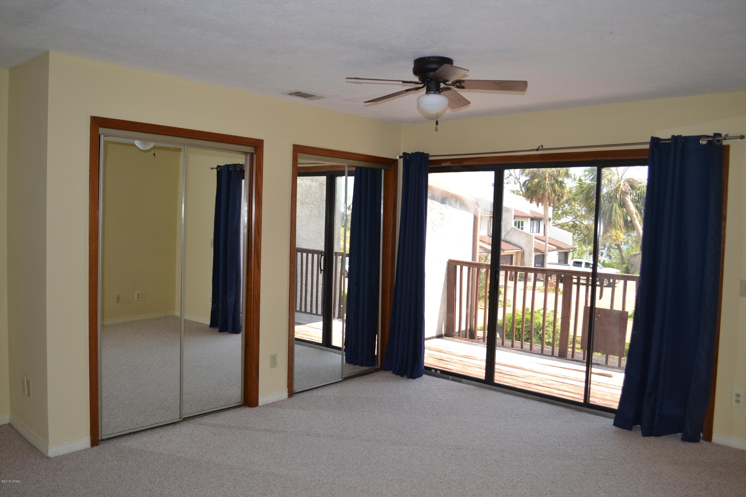 Oakshore Villas Twnhs - Residential