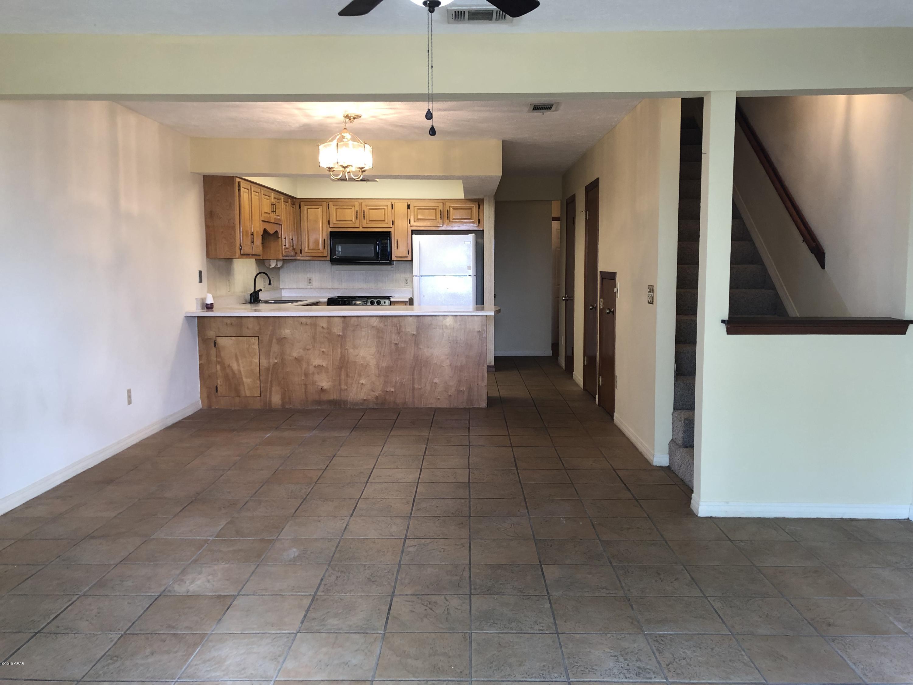 Oakshore Villas Twnhs - Residential