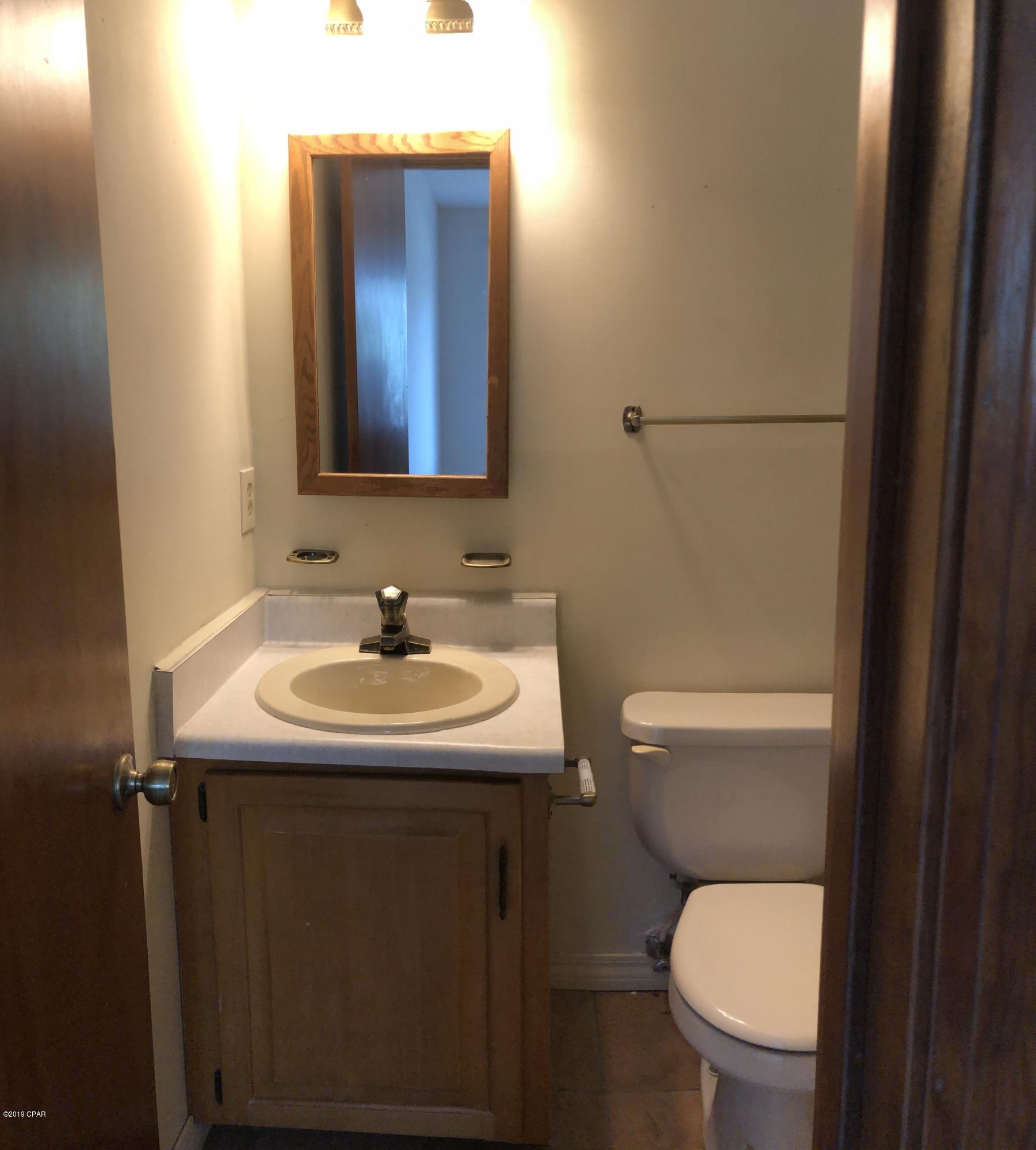 Oakshore Villas Twnhs - Residential