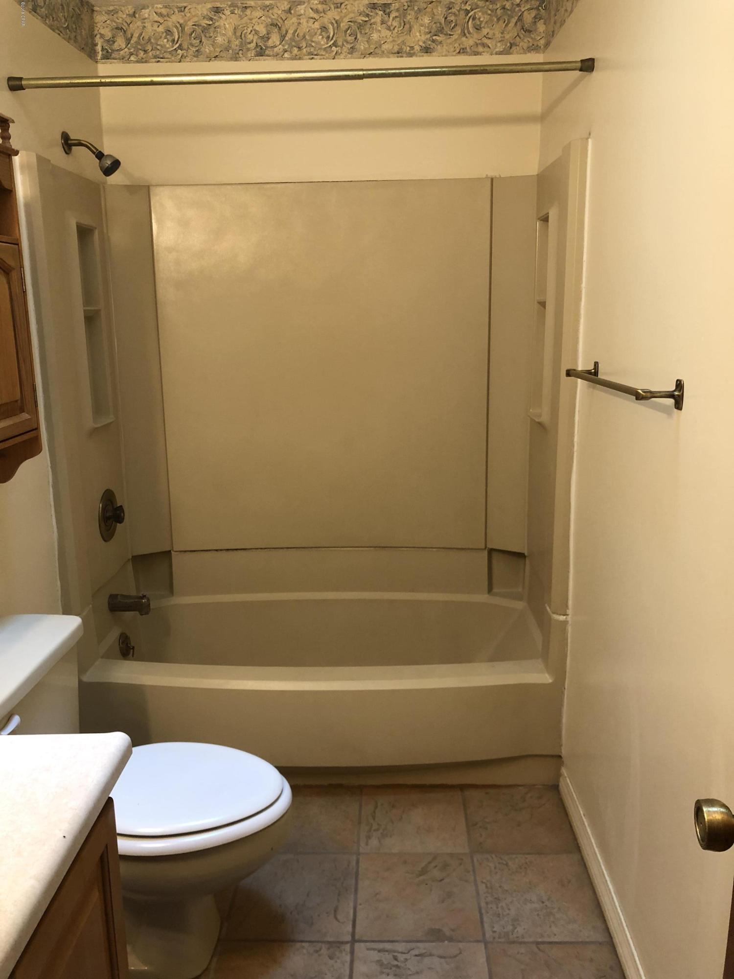 Oakshore Villas Twnhs - Residential