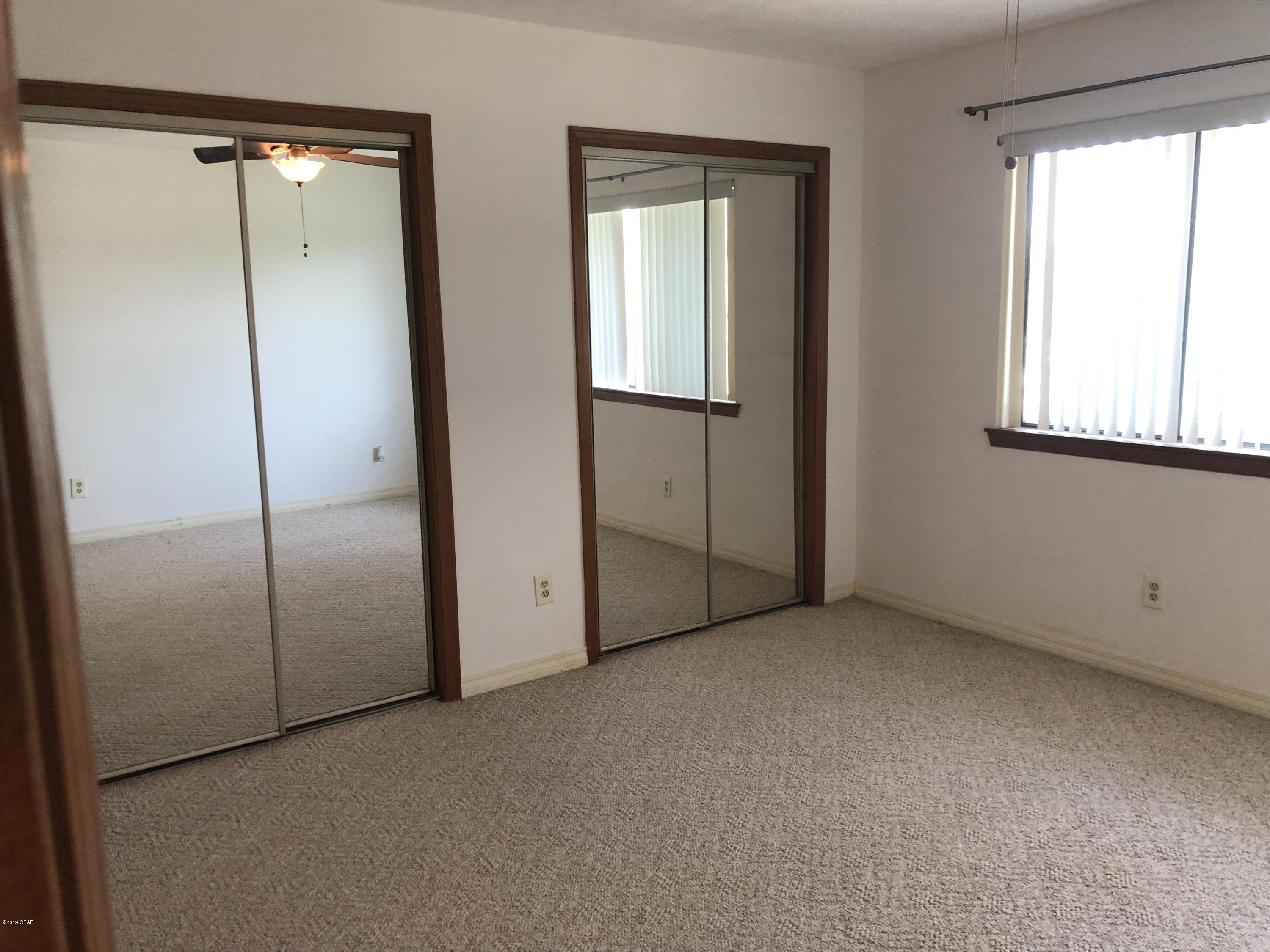 Oakshore Villas Twnhs - Residential