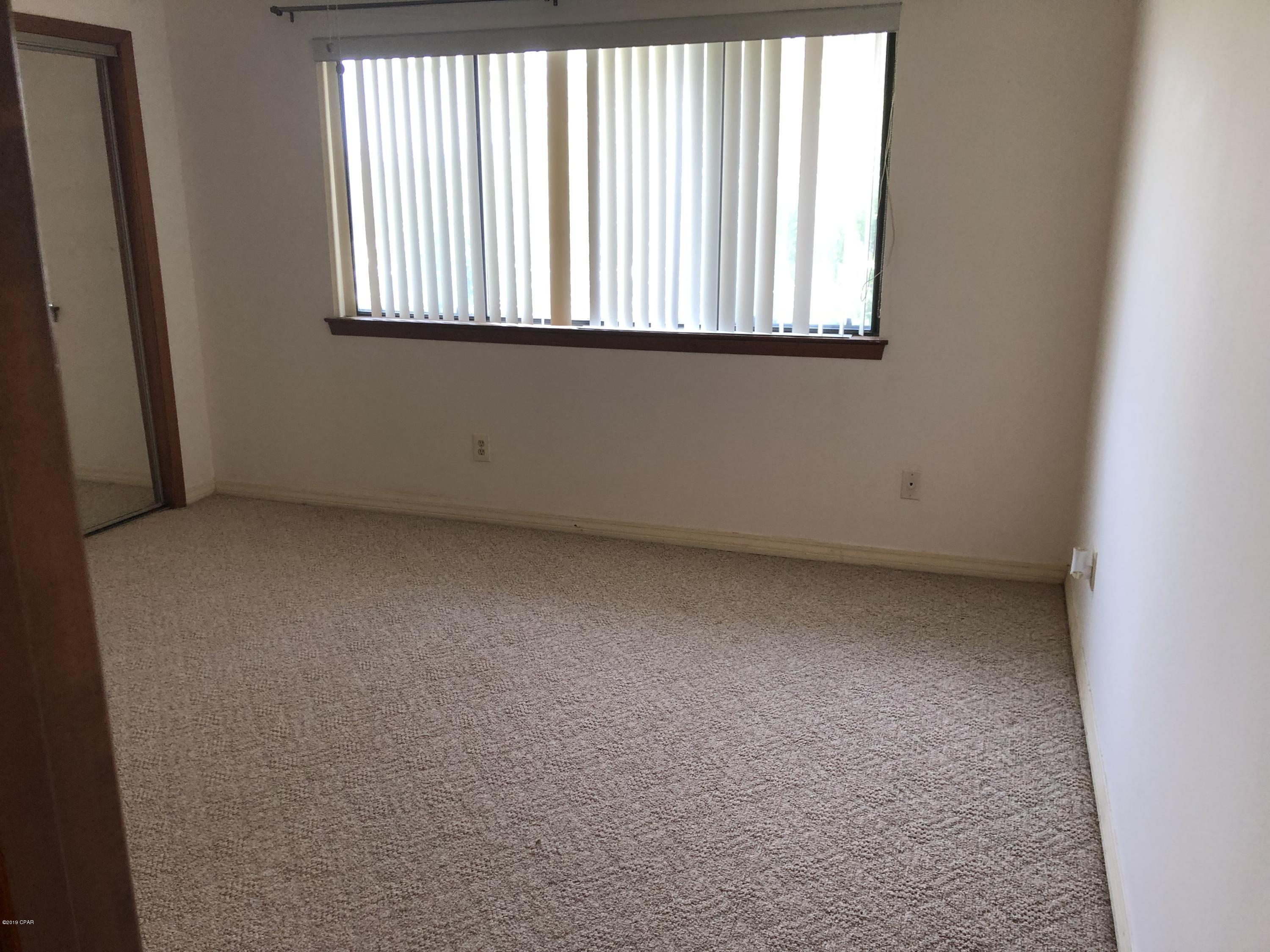 Oakshore Villas Twnhs - Residential