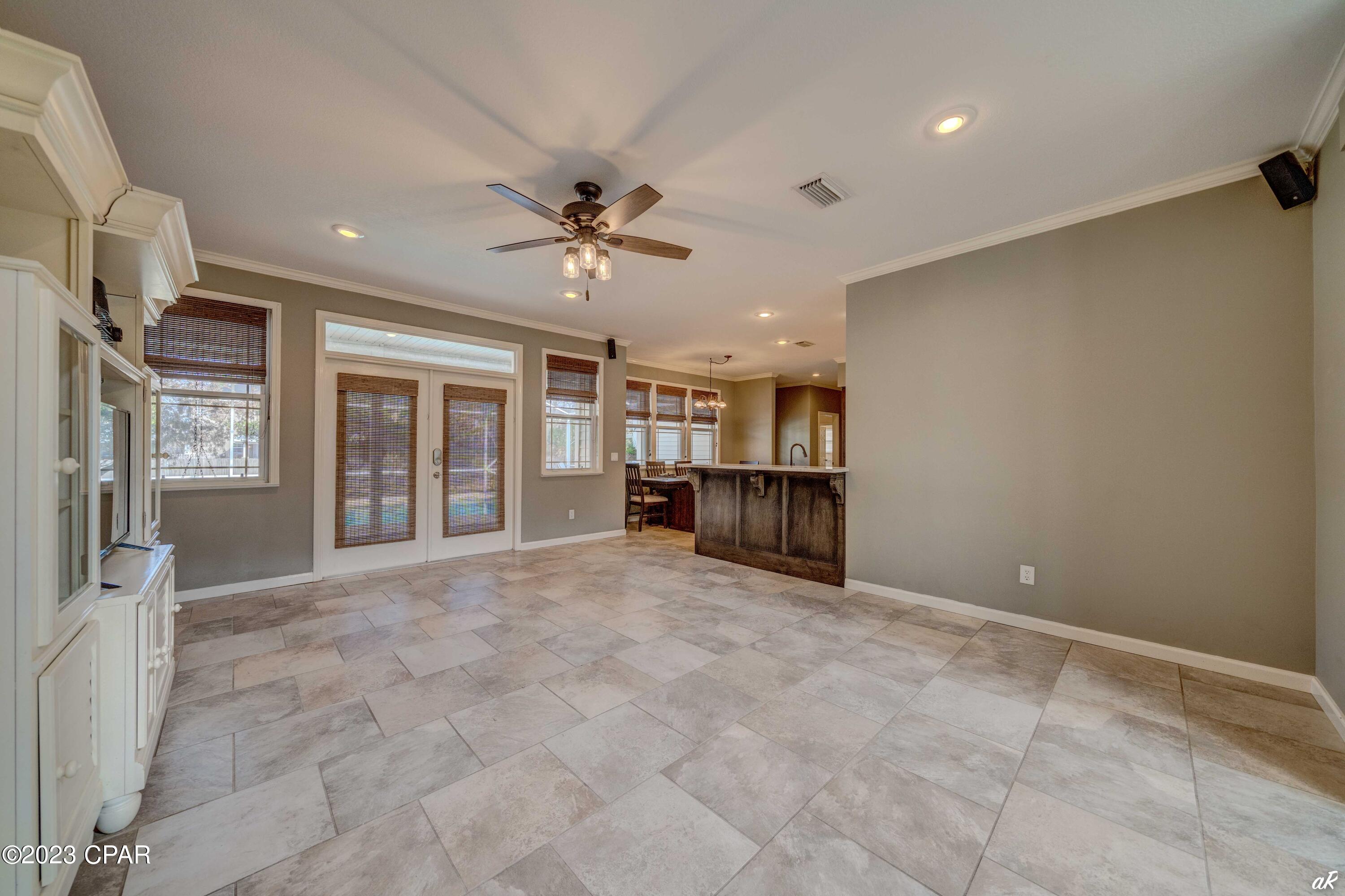 Colony Club - Residential