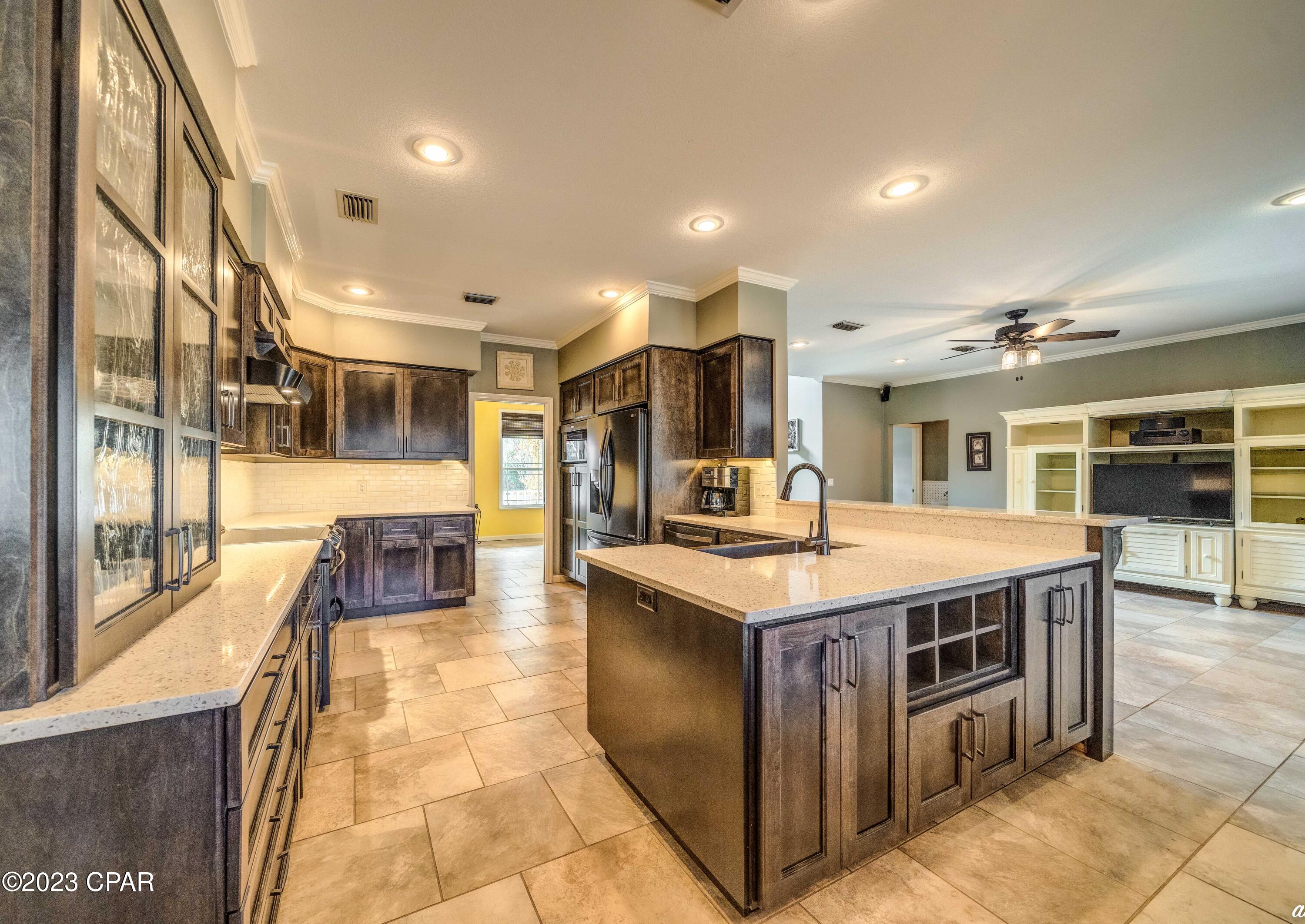 Colony Club - Residential