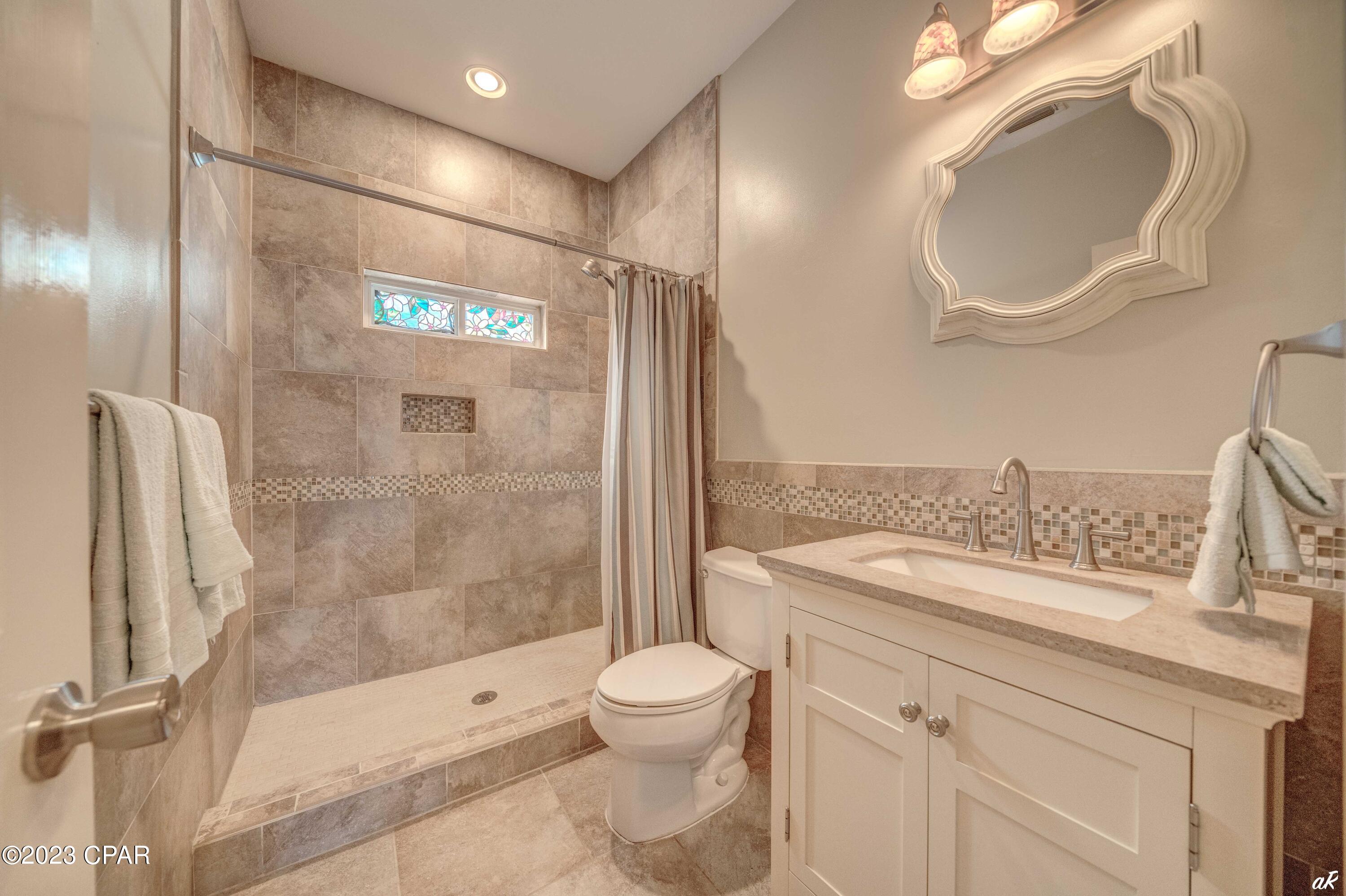 Colony Club - Residential