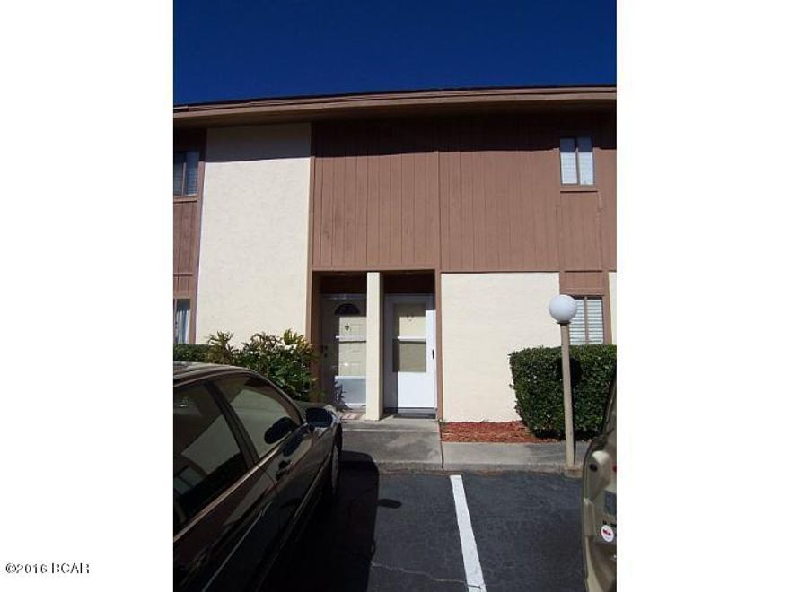 1 bedroom 1 bathroom Townhouse in Palisades Condominiums on the Lagoon. All property sizes and ages are approximate, please measure and/or verify if important. 

School assignments are subject to change, please check with Bay County for most accurate information.

Deposit is the same as the rent.  Water, sewer and lawn is included.

PETS ARE NOT ALLOWED!