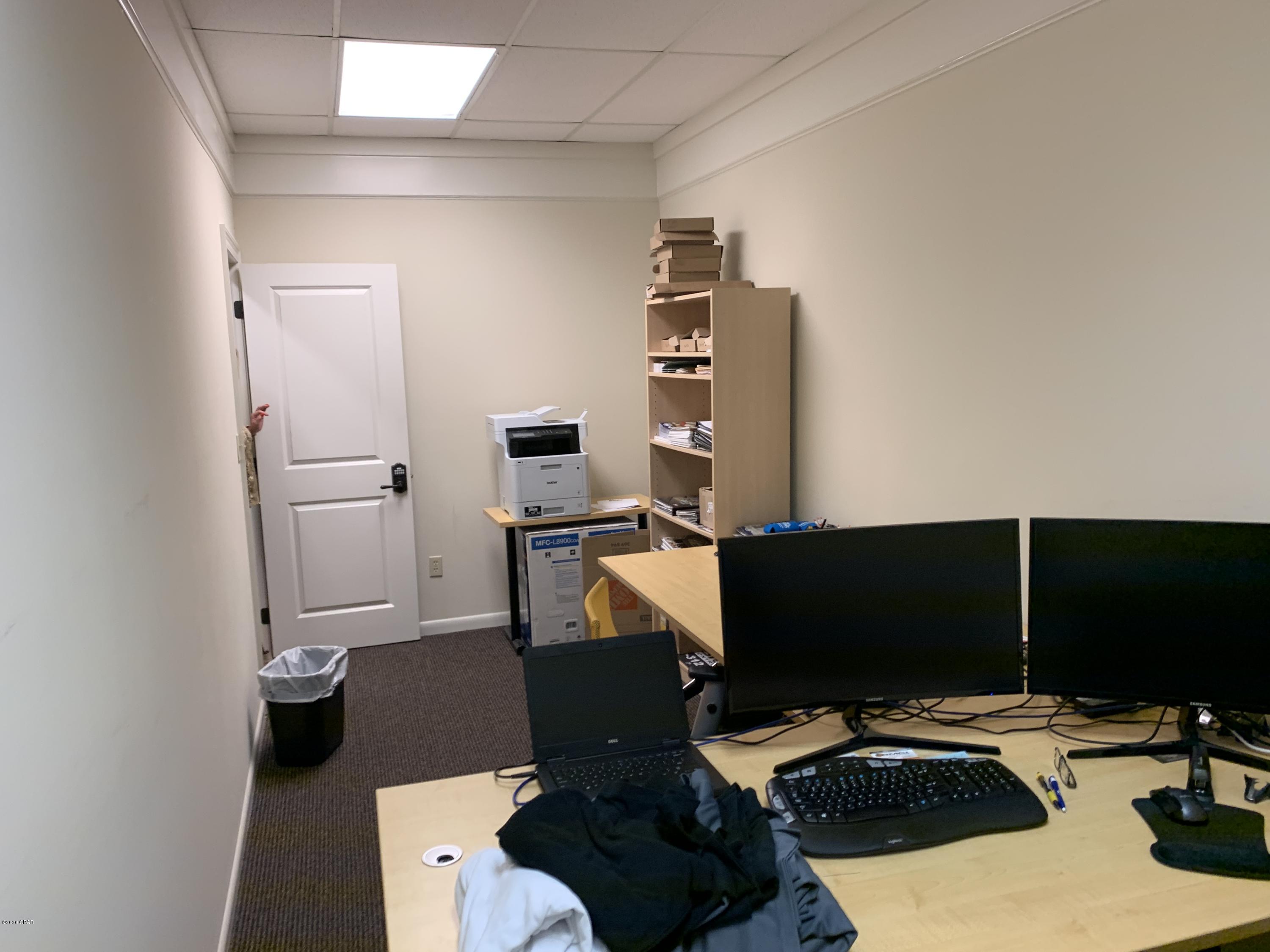 [No Recorded Subdiv] - Commercial Sale