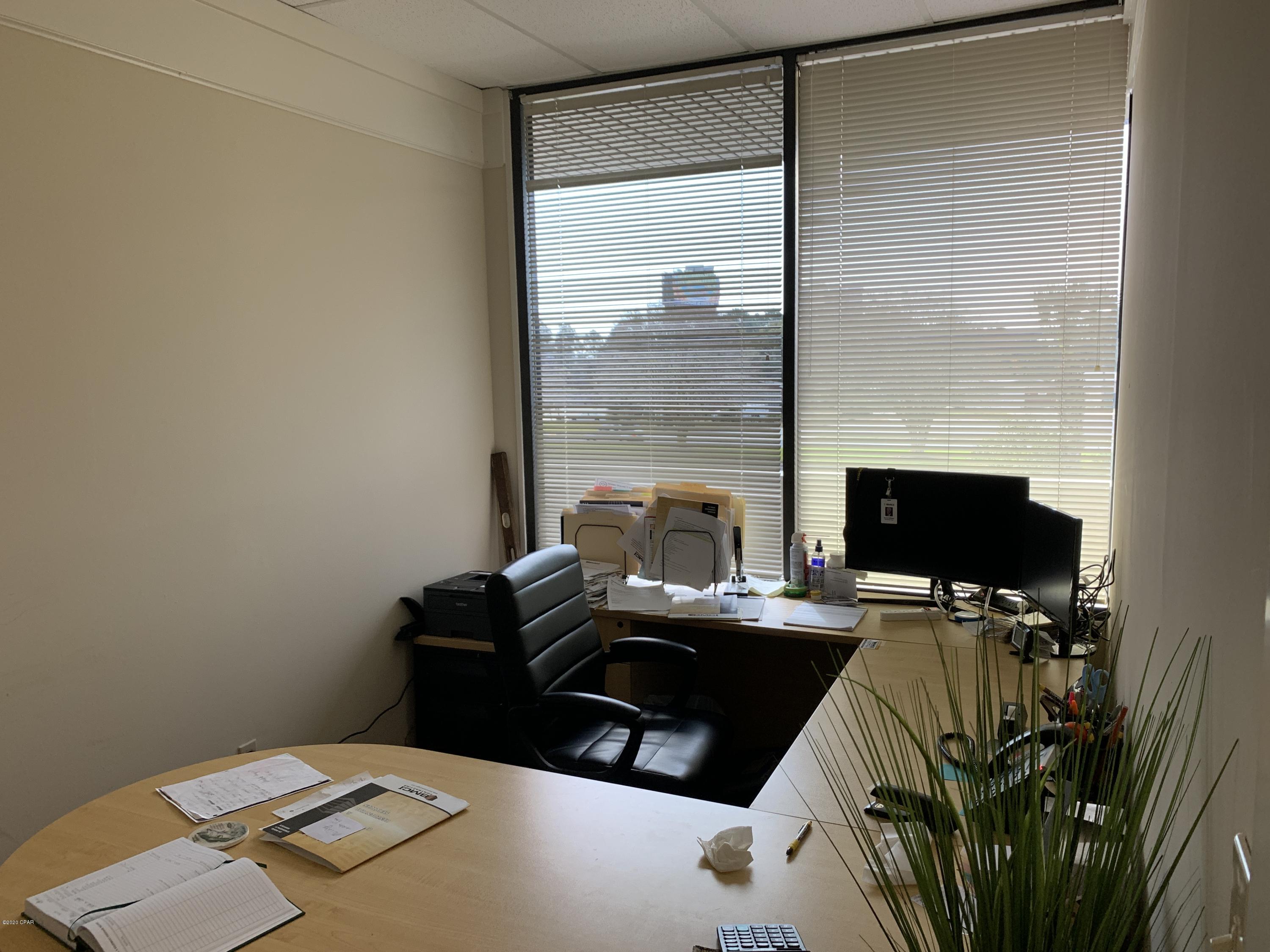 [No Recorded Subdiv] - Commercial Sale