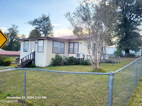 A home in Marianna