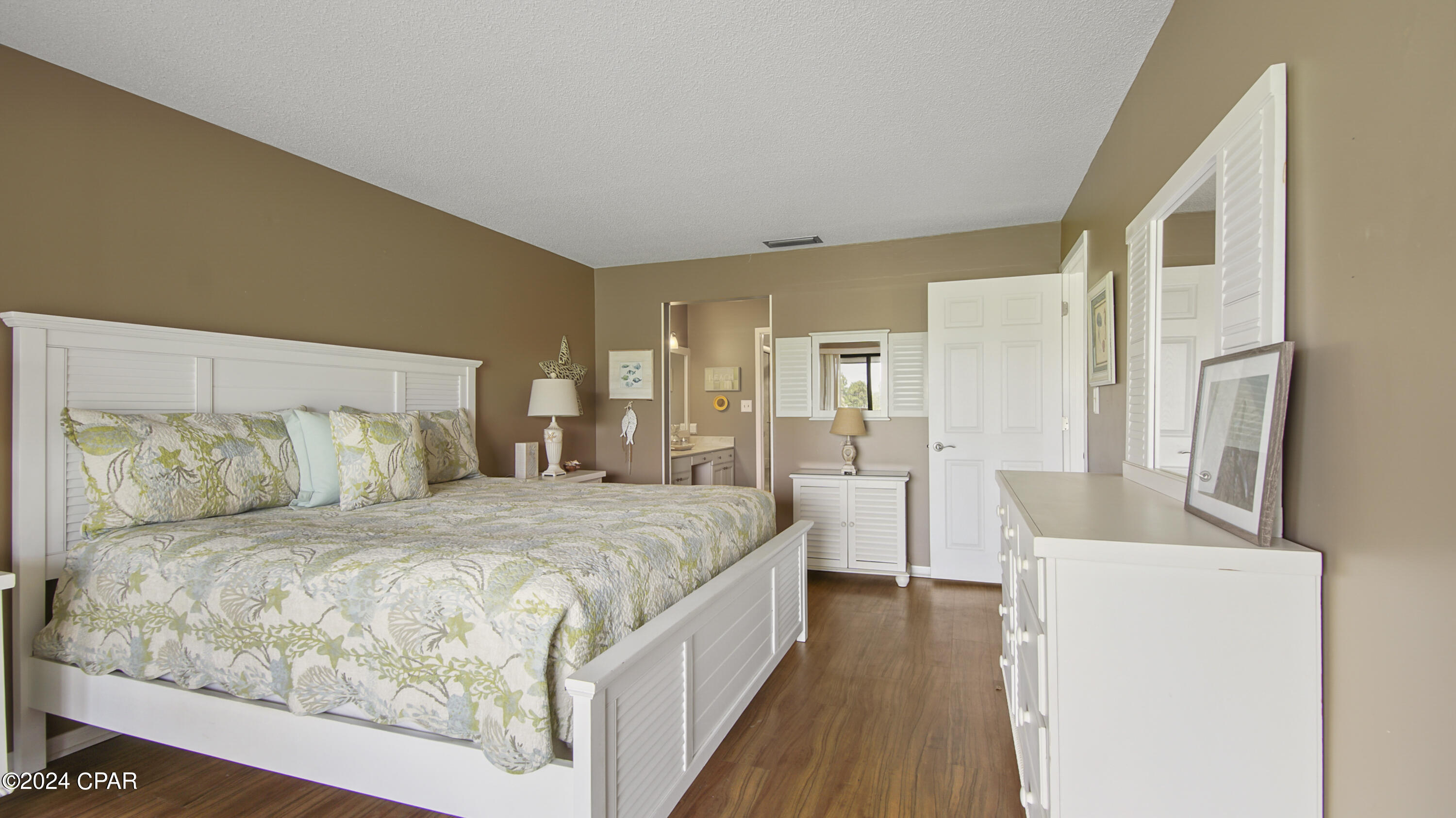 Edgewater Golf Villas V-A - Residential