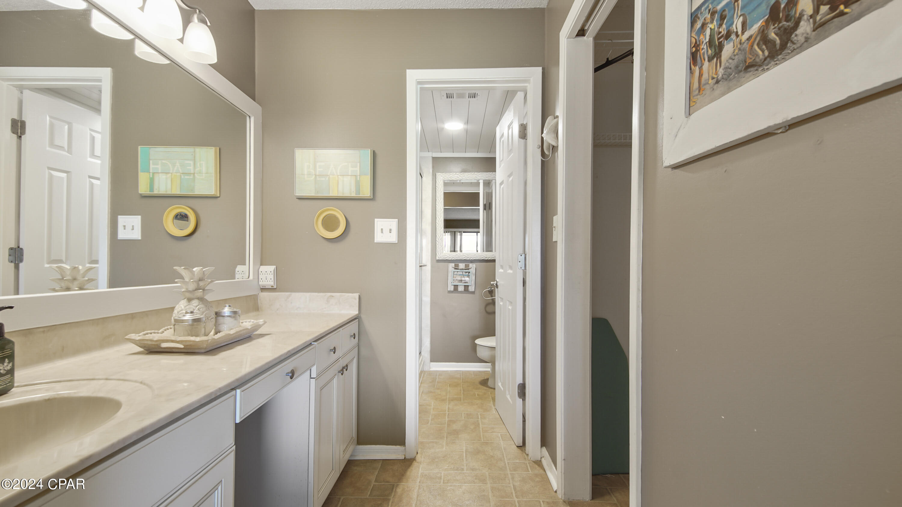 Edgewater Golf Villas V-A - Residential