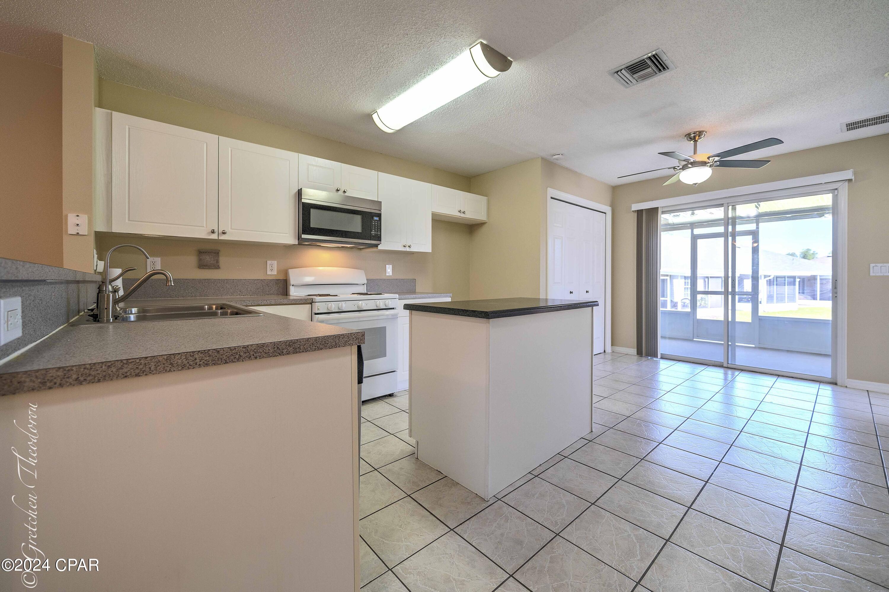 Hammocks - Residential Lease