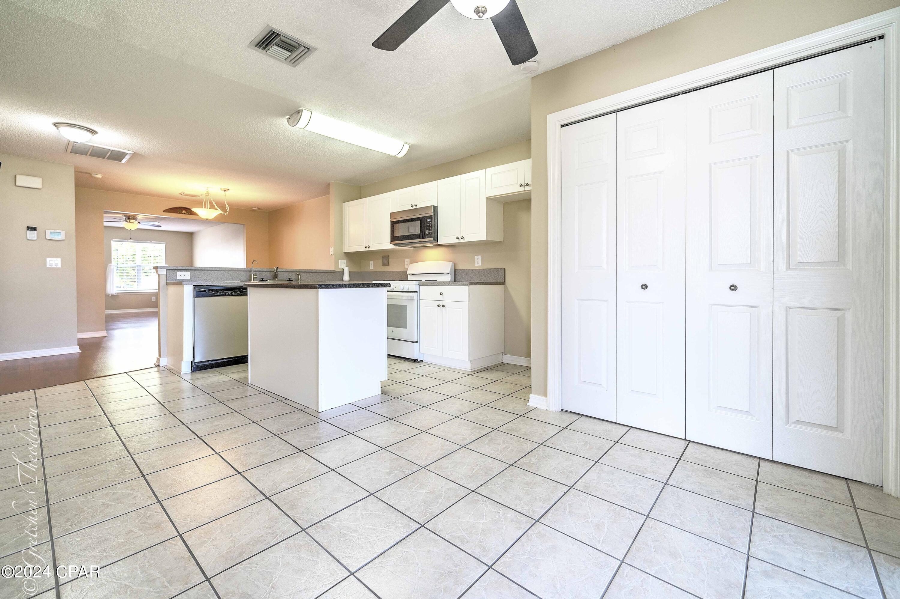 Hammocks - Residential Lease