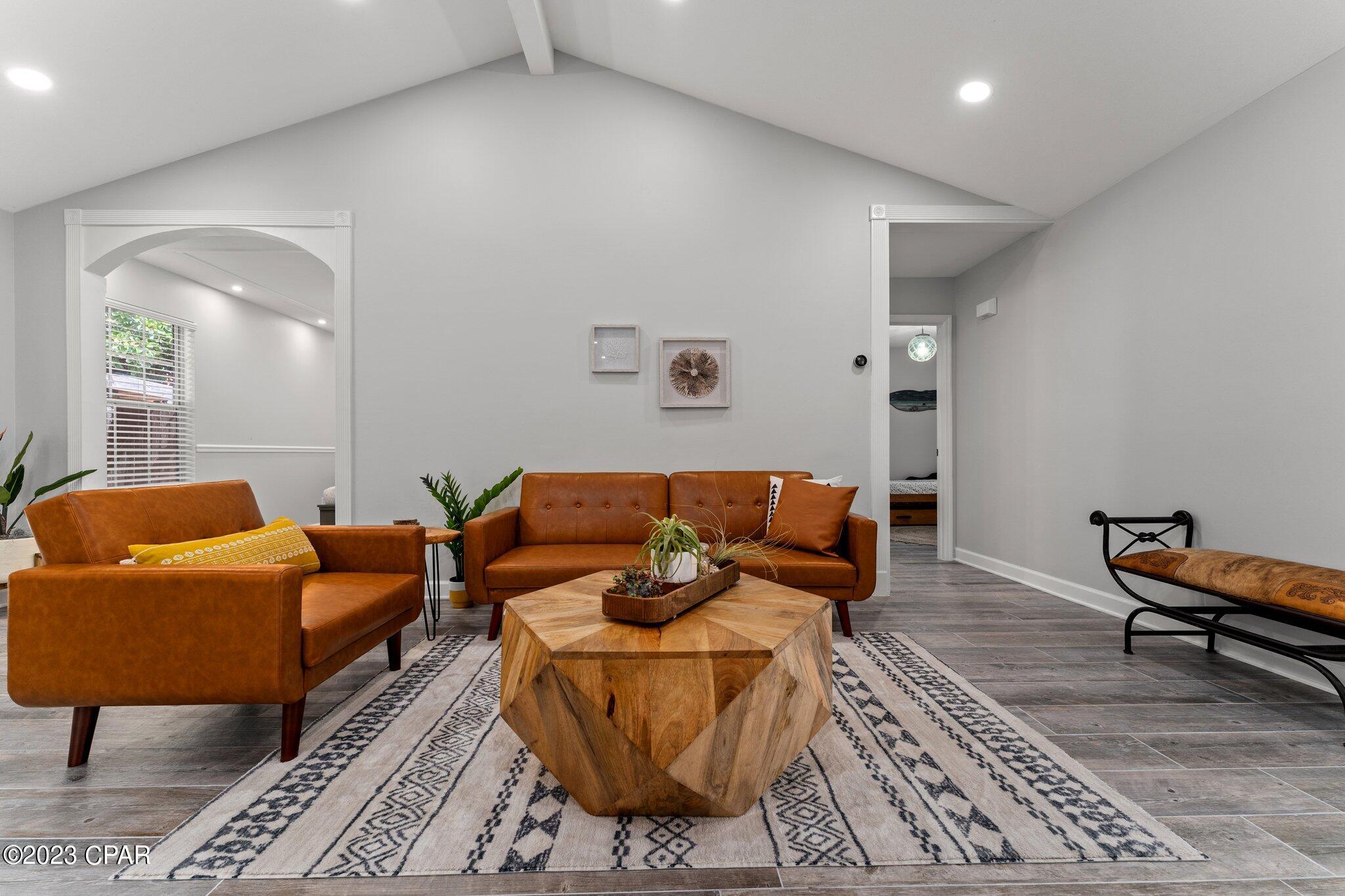 Casa De Las Flores - Residential