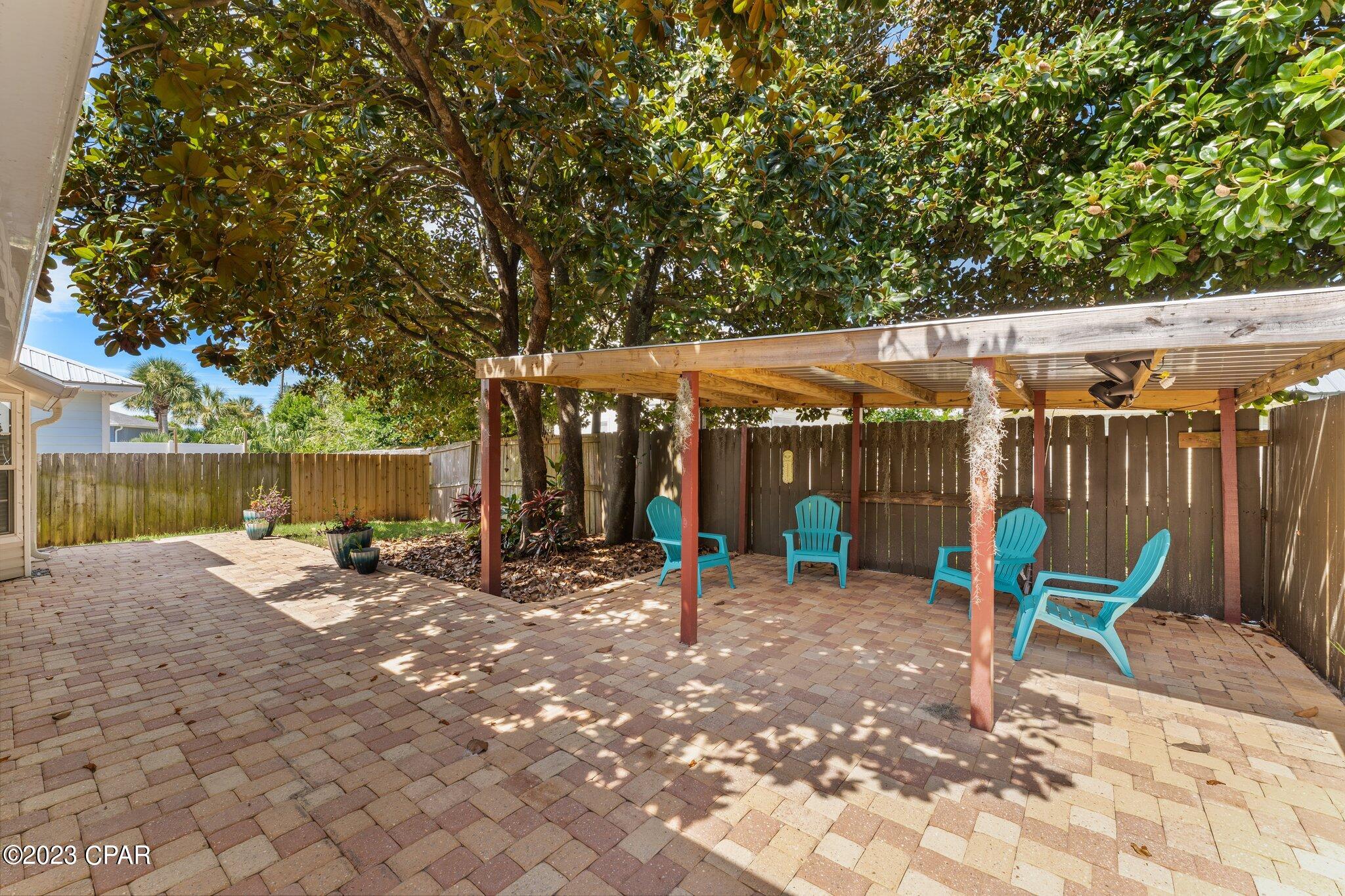 Casa De Las Flores - Residential