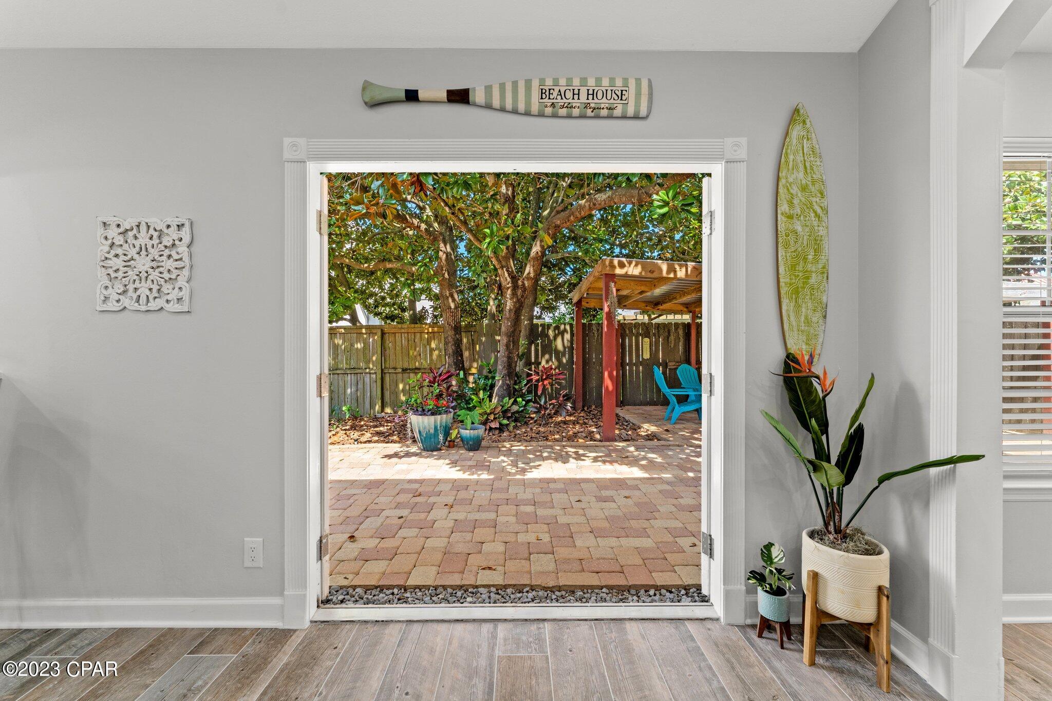 Casa De Las Flores - Residential