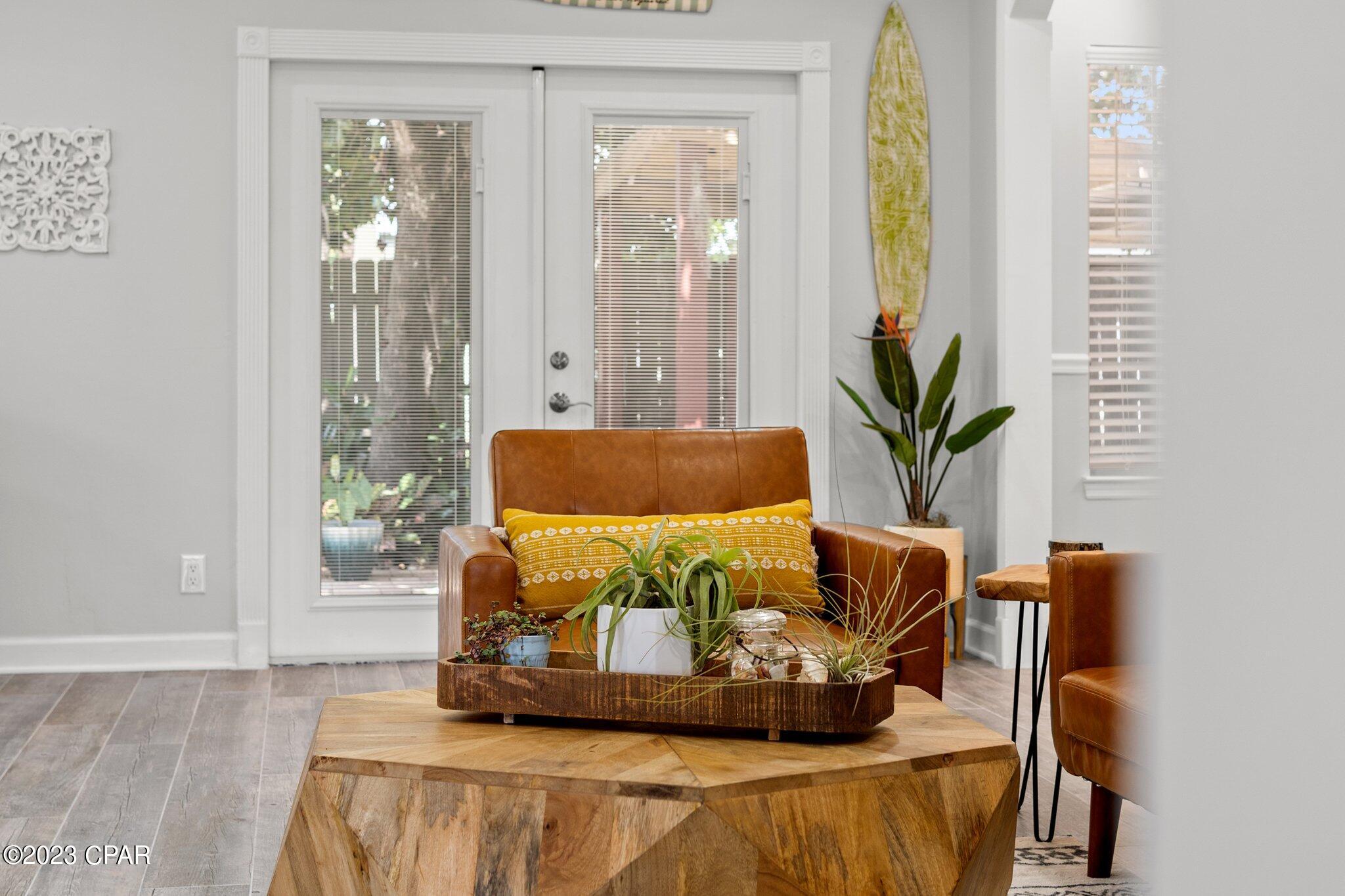 Casa De Las Flores - Residential