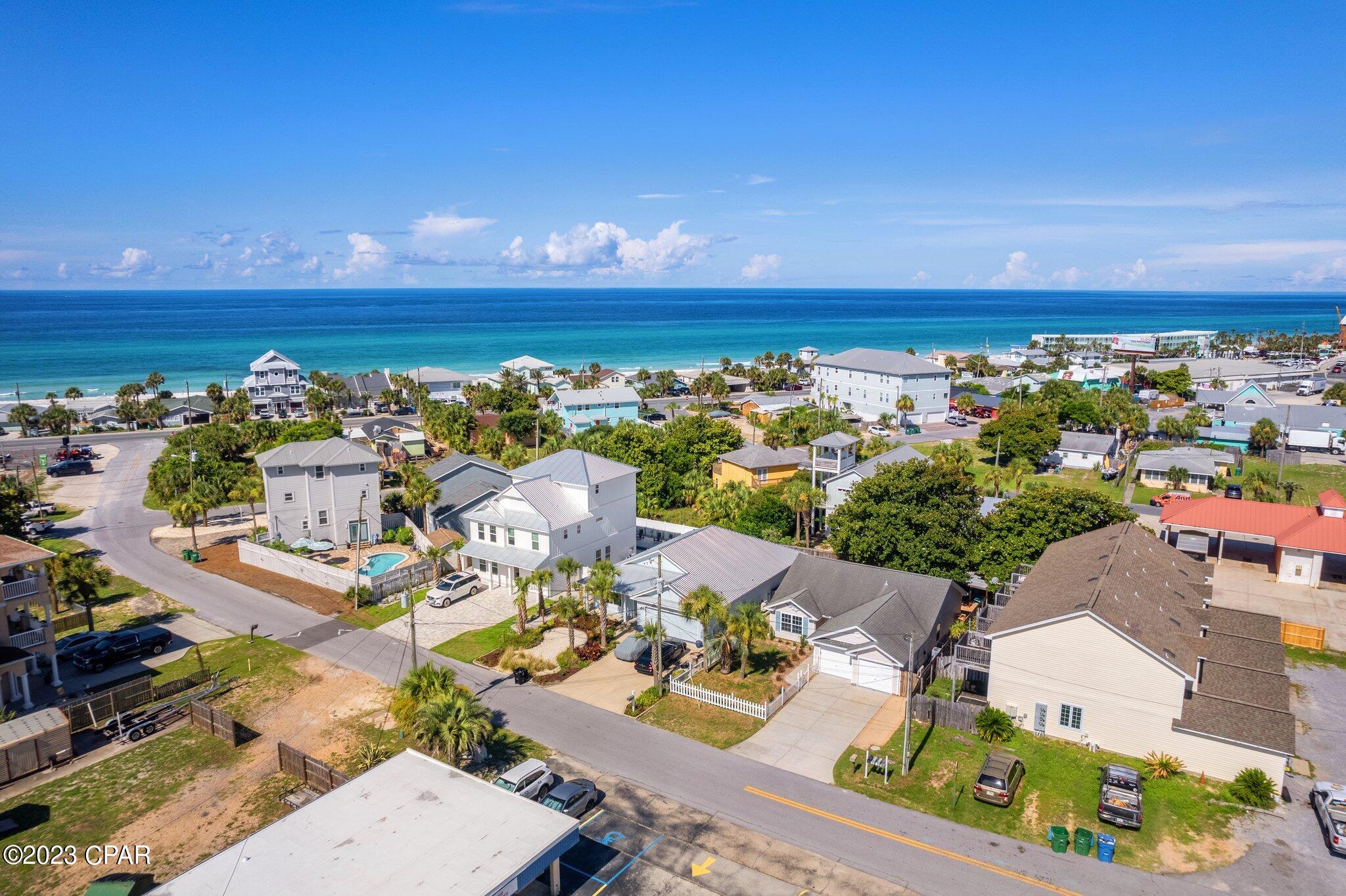 Casa De Las Flores - Residential