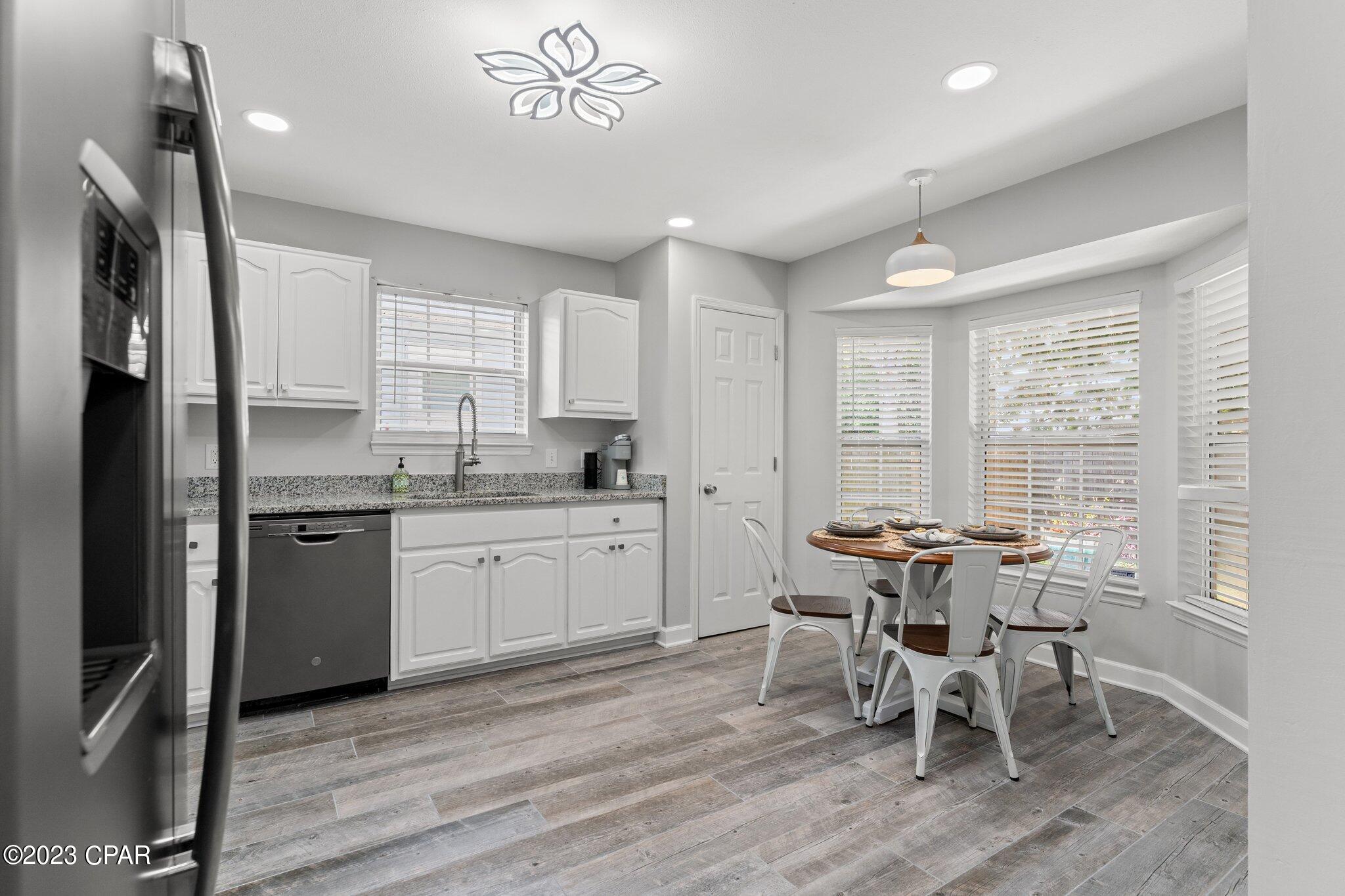 Casa De Las Flores - Residential