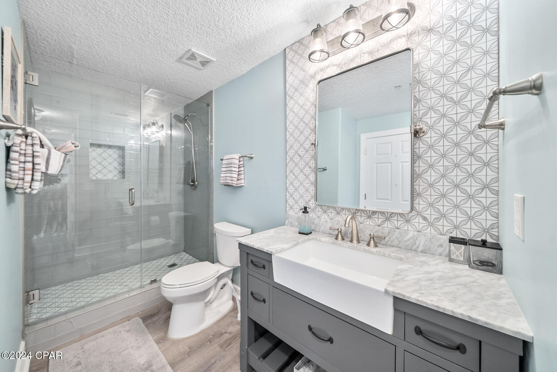 Tropic Winds - Residential