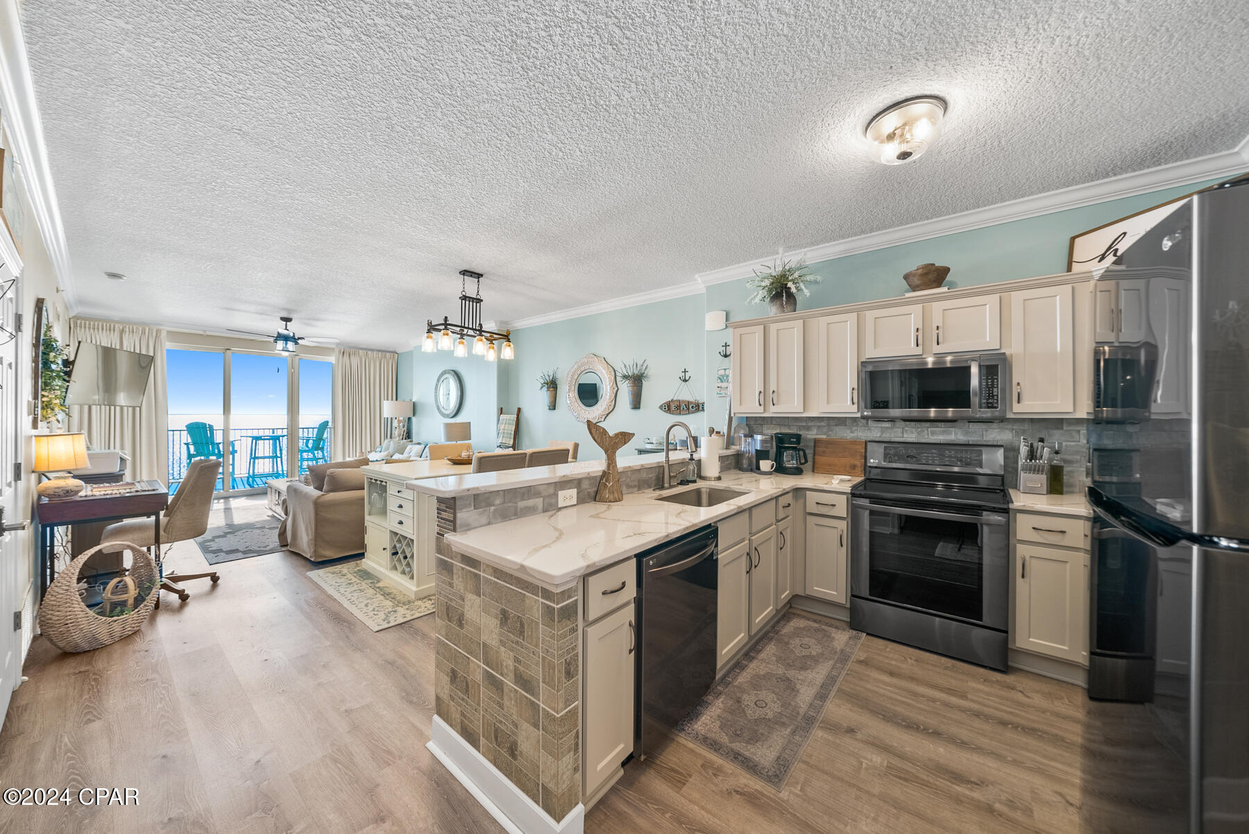 Tropic Winds - Residential