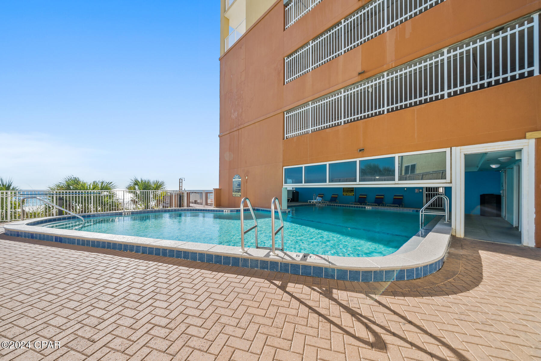 Tropic Winds - Residential