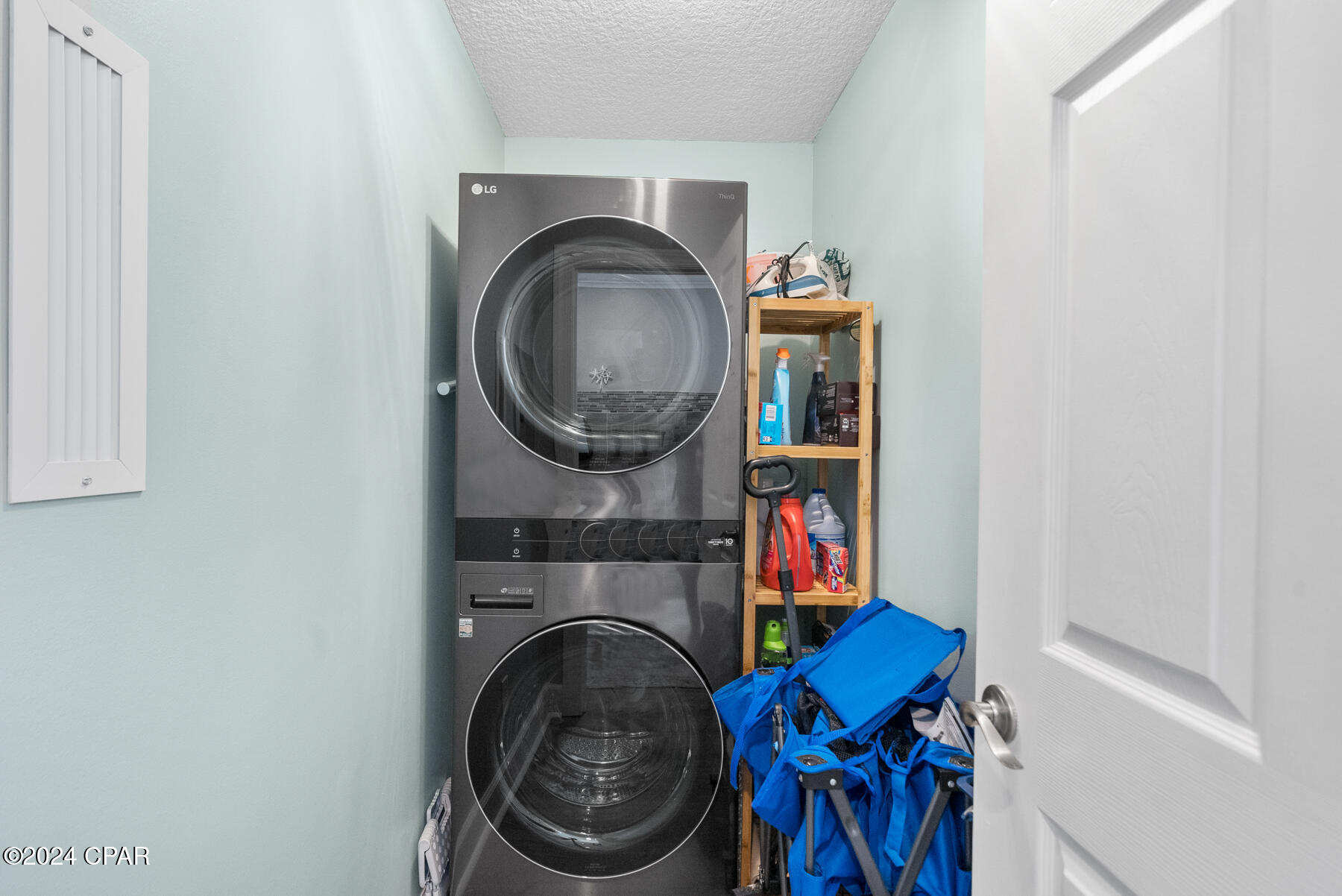 Tropic Winds - Residential