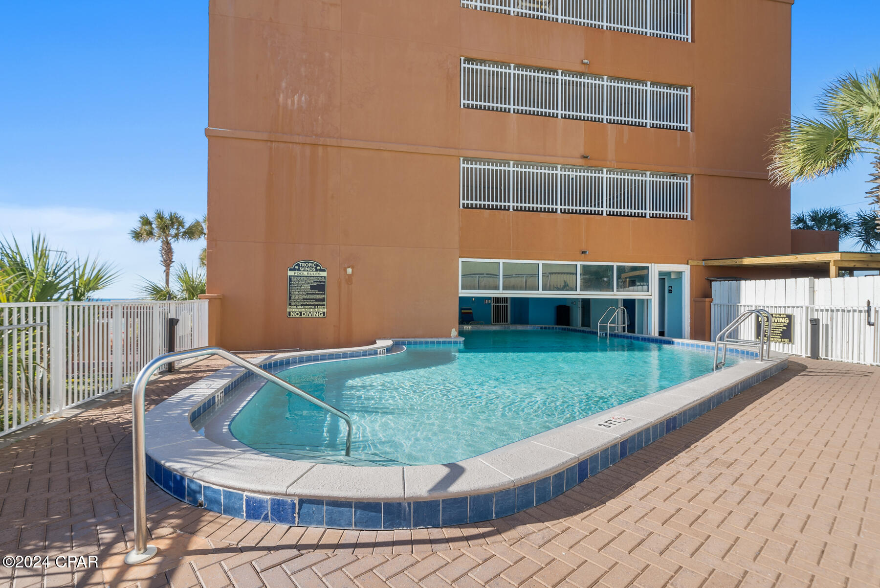 Tropic Winds - Residential