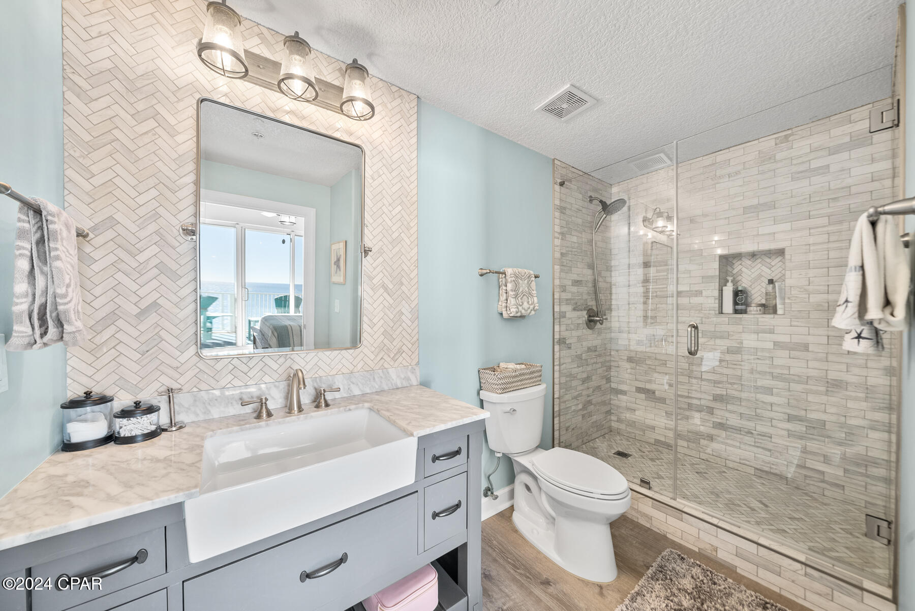 Tropic Winds - Residential