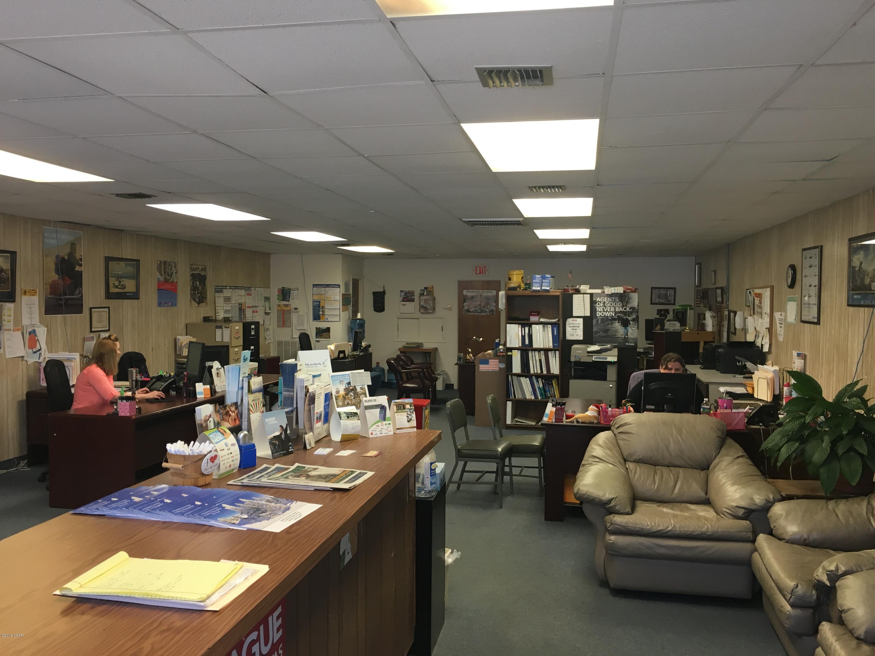 [No Recorded Subdiv] - Commercial Sale