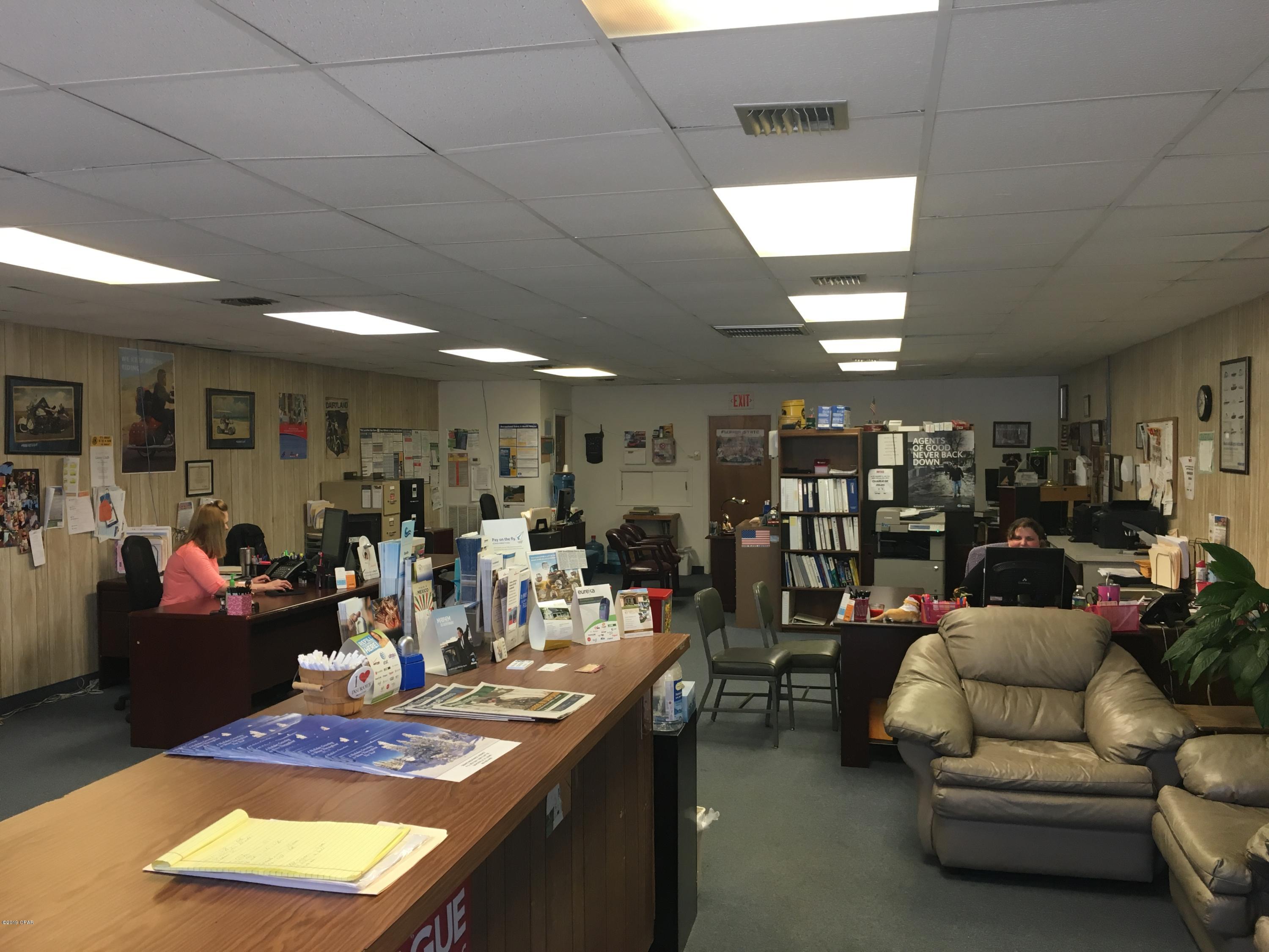 [No Recorded Subdiv] - Commercial Sale