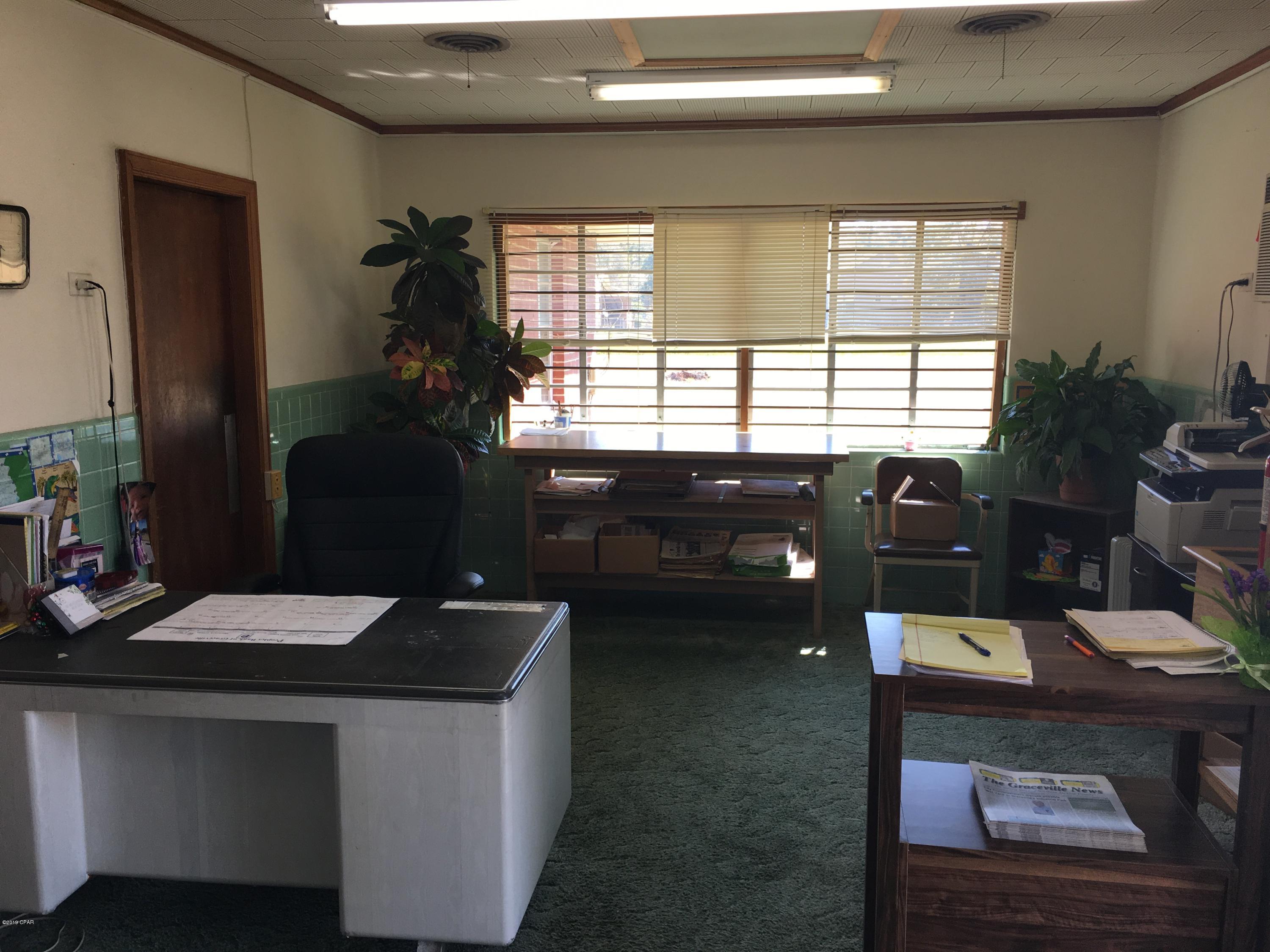 [No Recorded Subdiv] - Commercial Sale