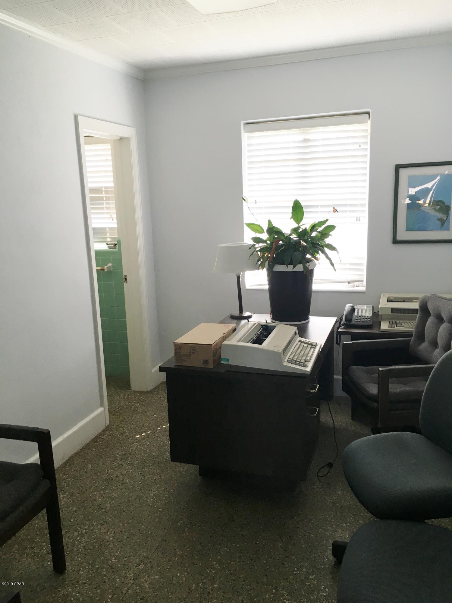 [No Recorded Subdiv] - Commercial Sale