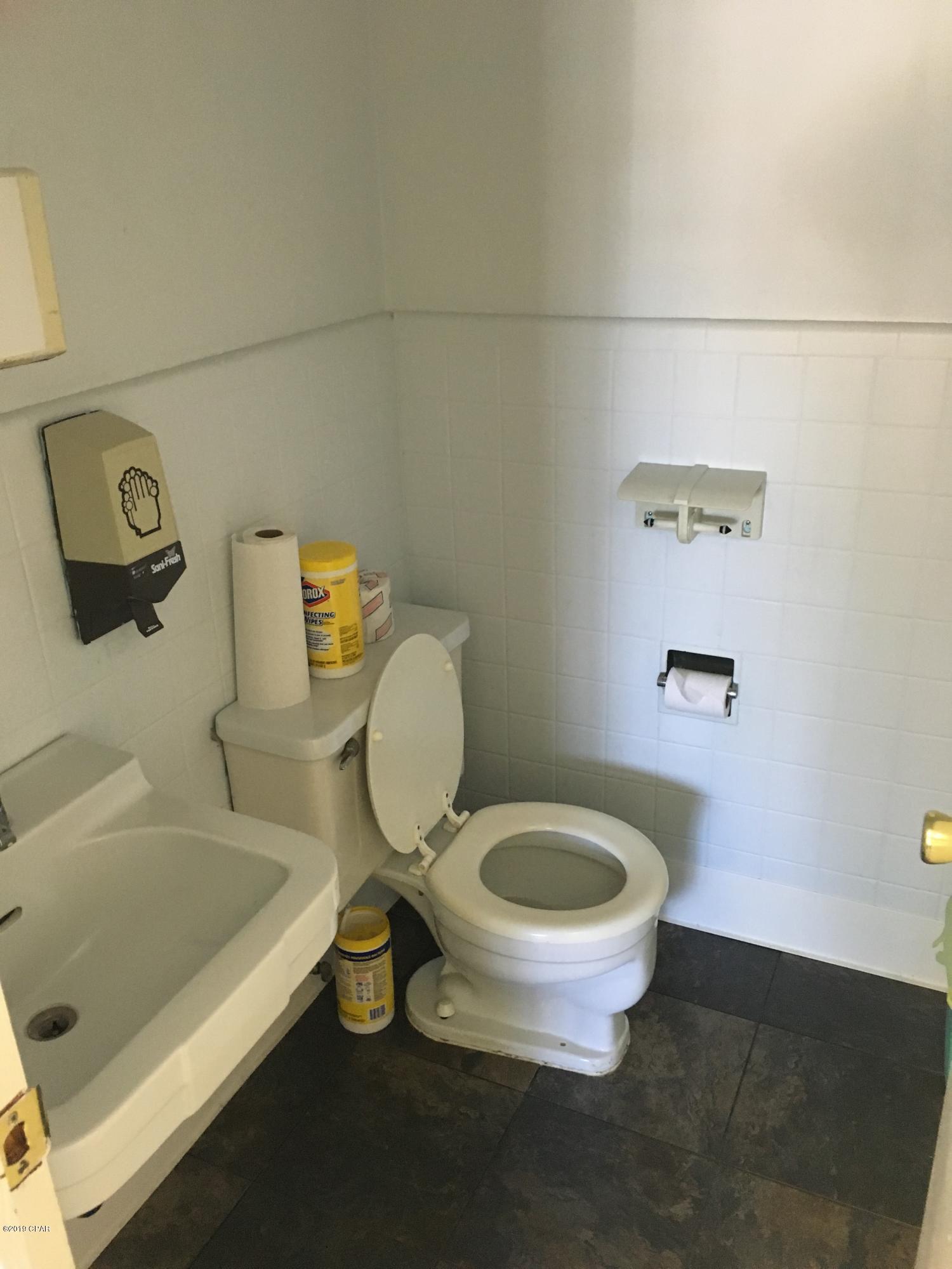 [No Recorded Subdiv] - Commercial Sale