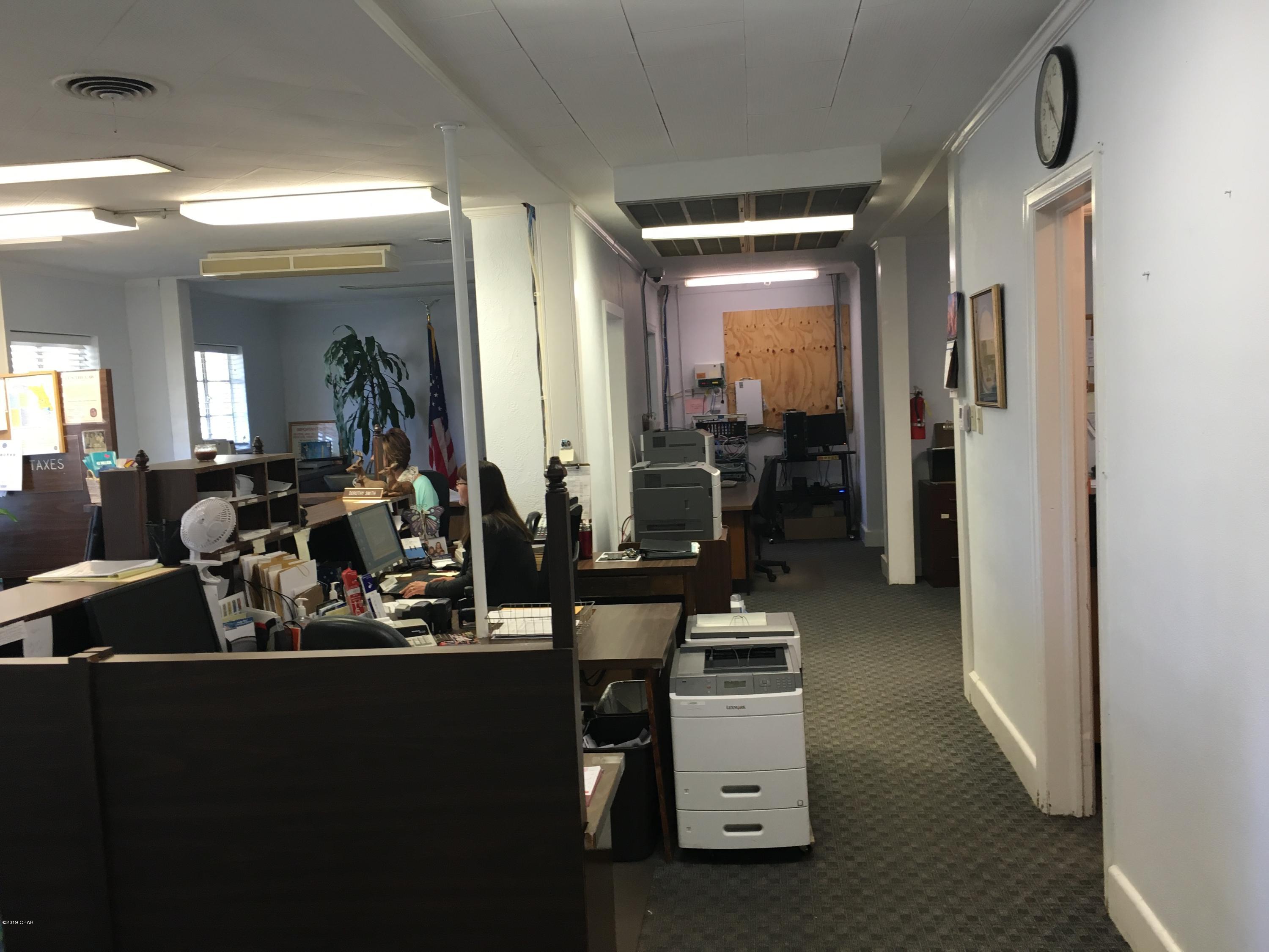 [No Recorded Subdiv] - Commercial Sale