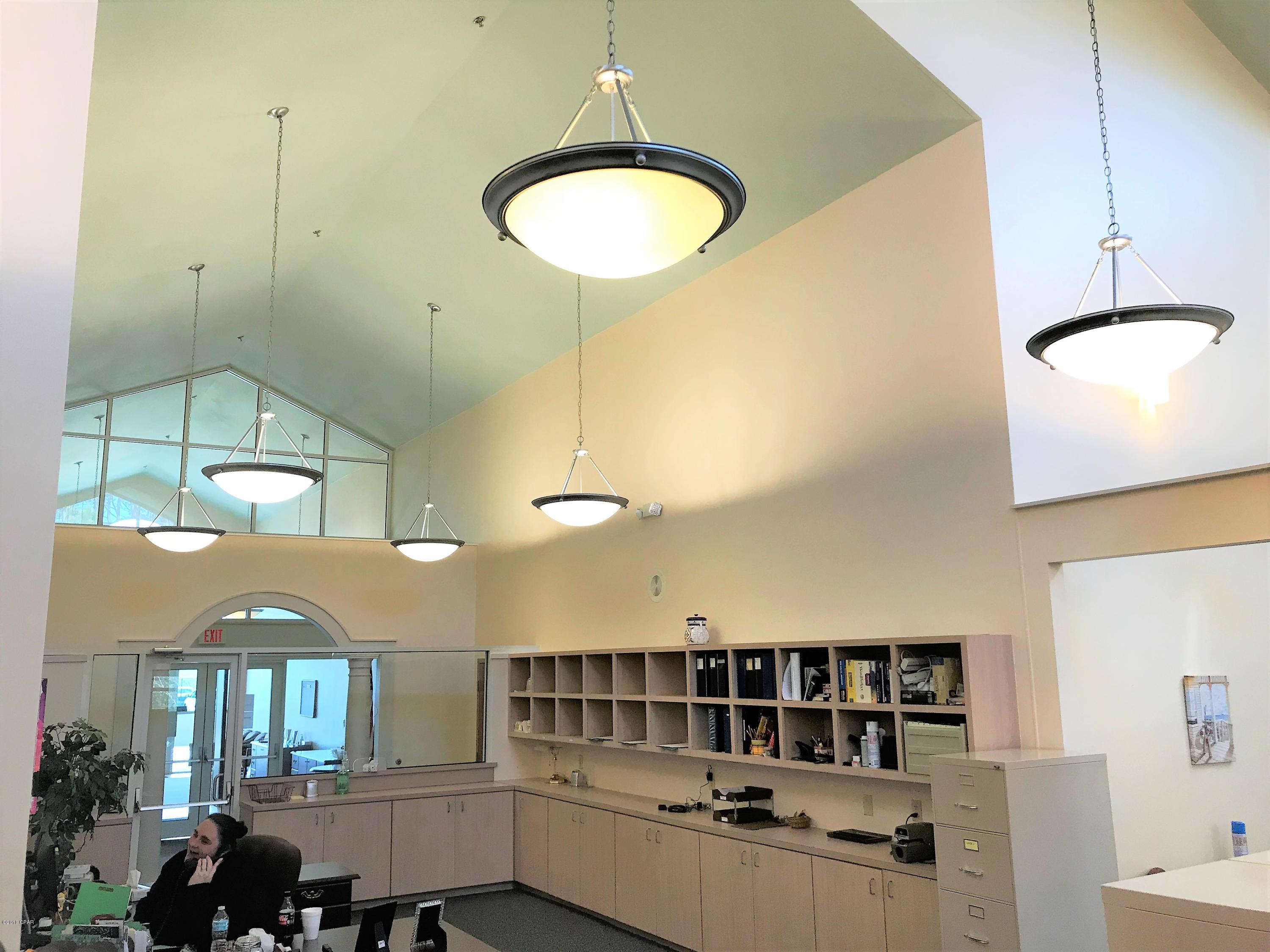 Forest Park - Commercial Lease