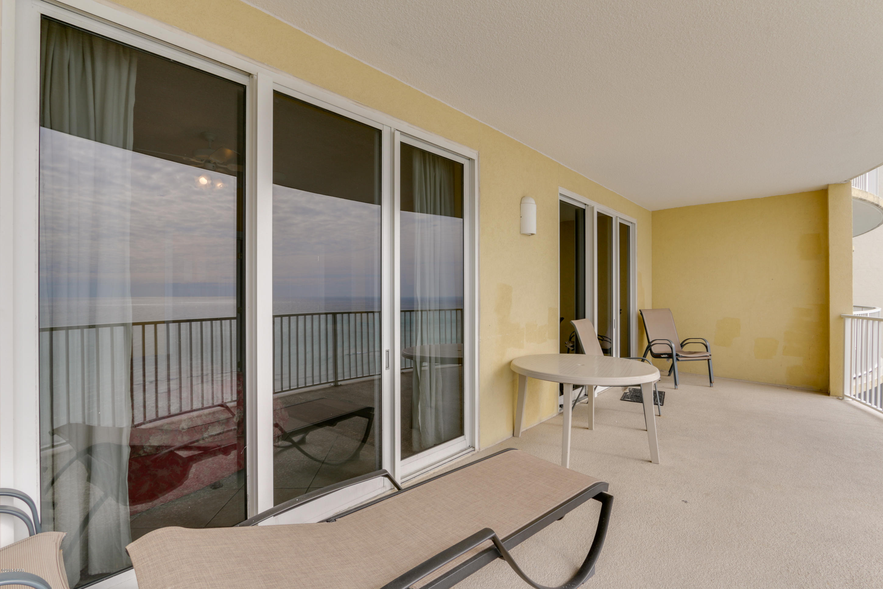 Twin Palms Resort - Residential