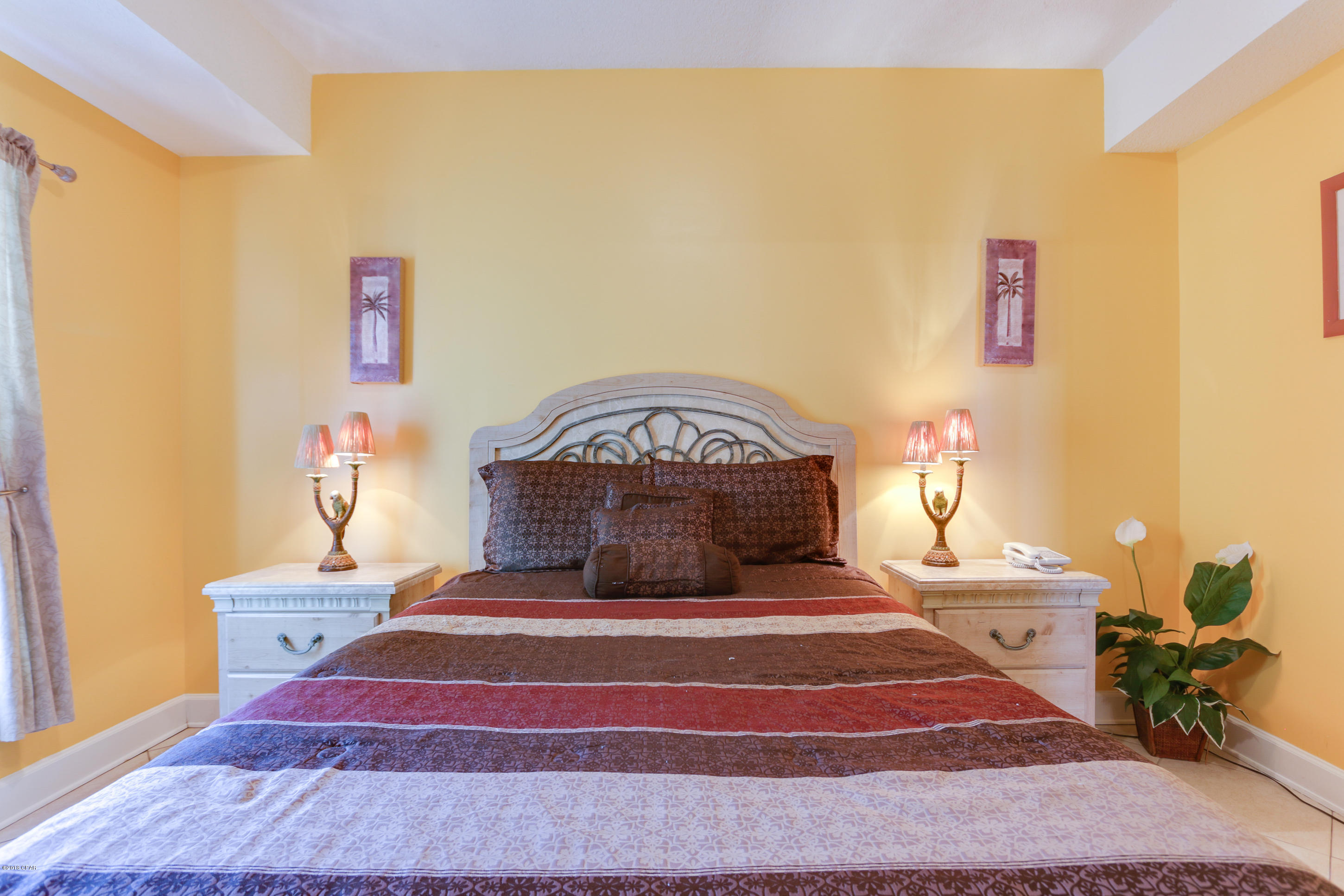 Twin Palms Resort - Residential