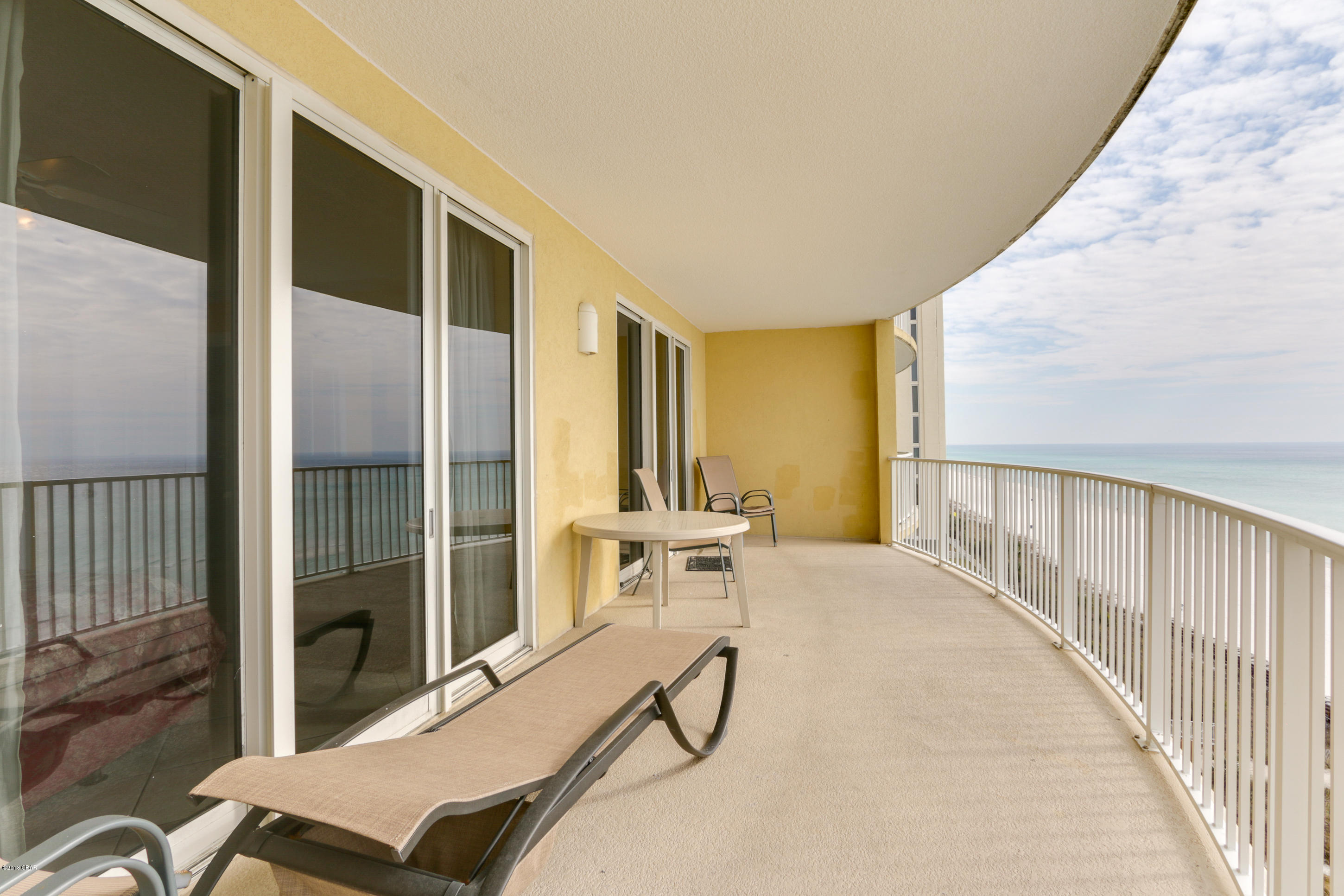 Twin Palms Resort - Residential