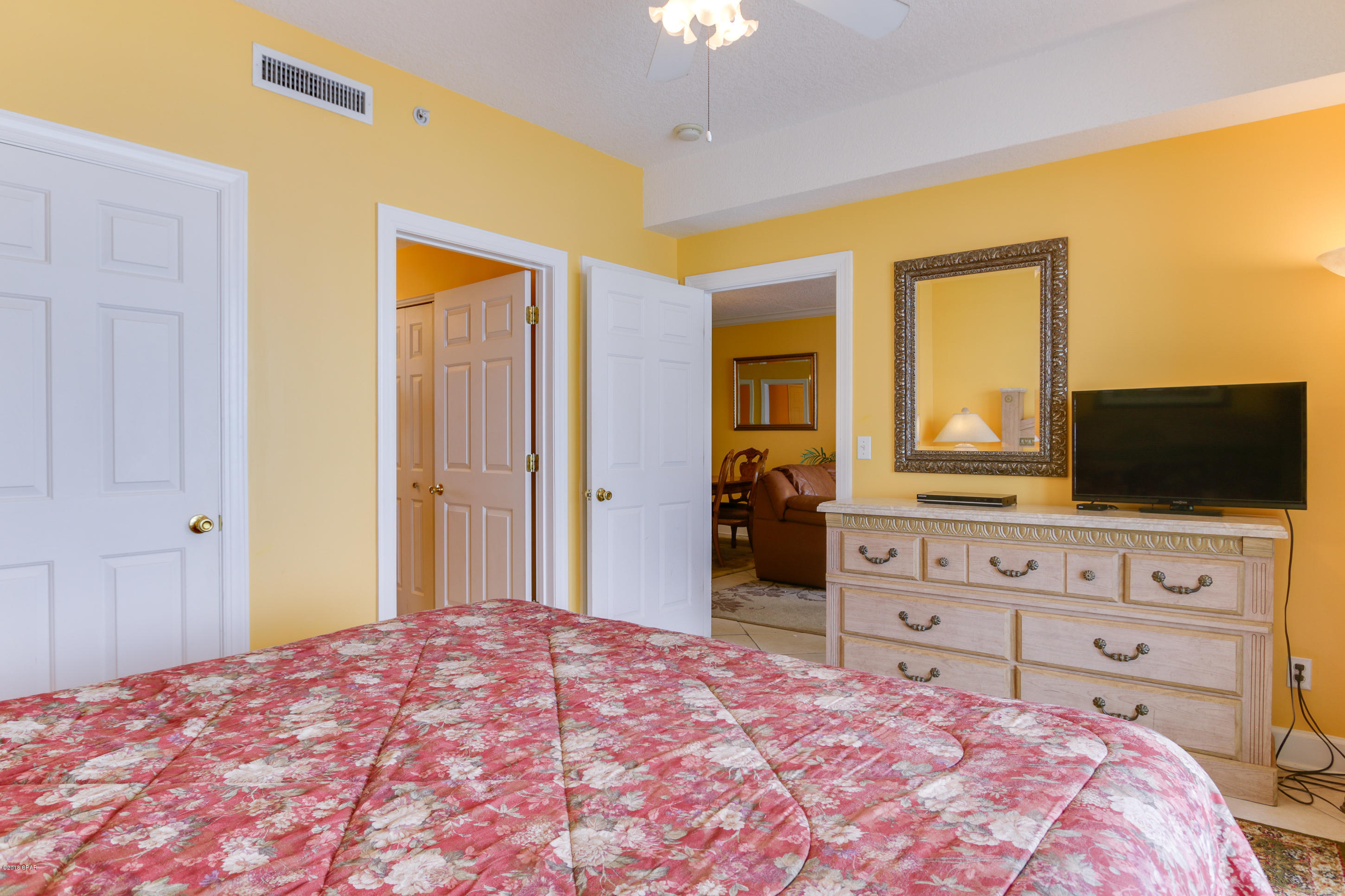 Twin Palms Resort - Residential