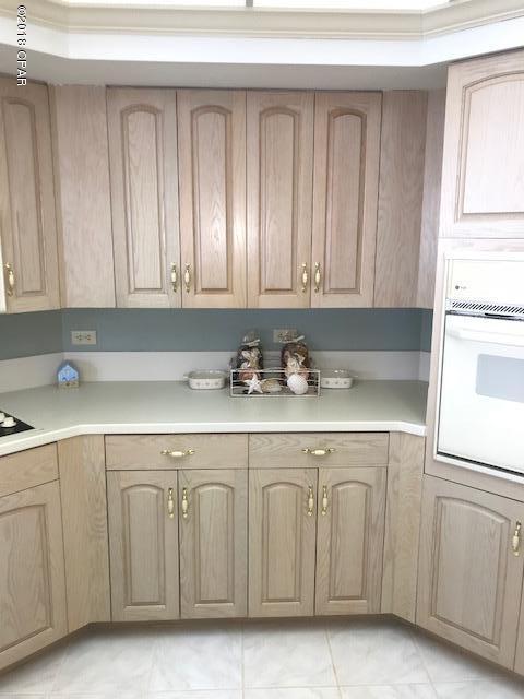 Summerwinds Condo - Residential