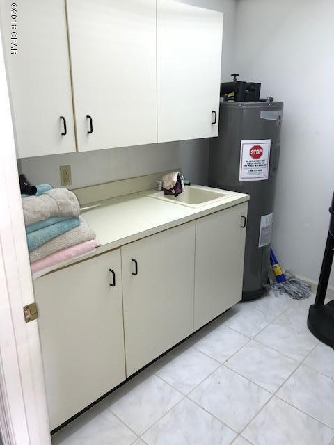 Summerwinds Condo - Residential