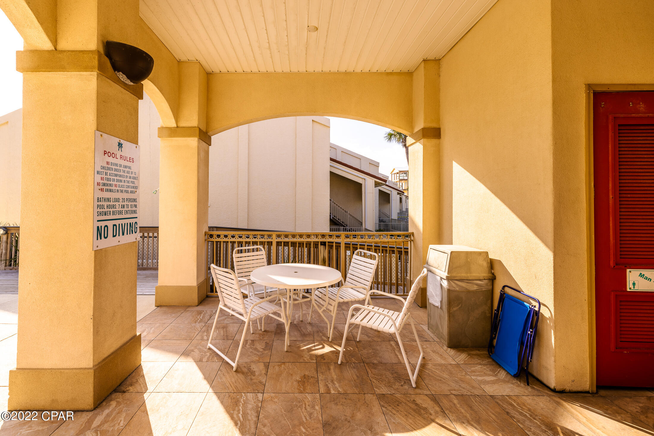 La Valencia Beach Resort - Land